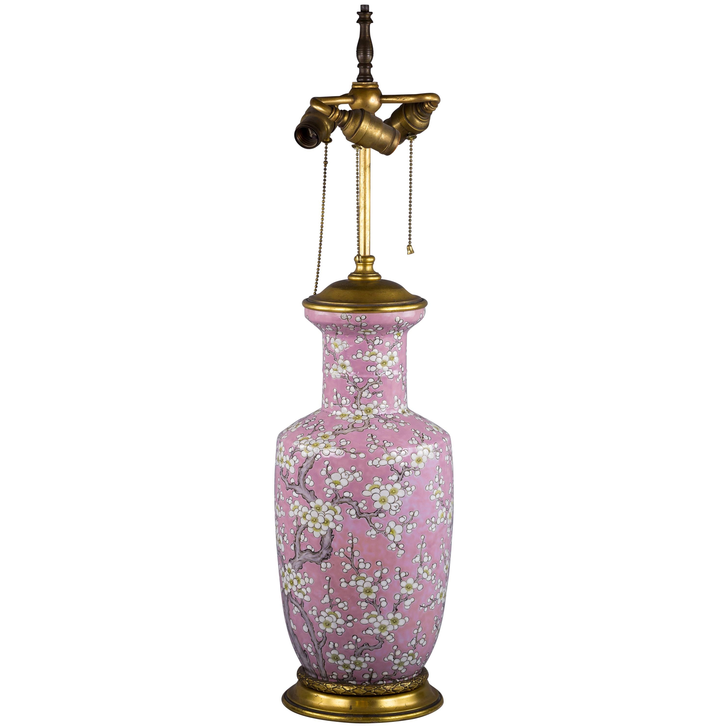 Chinesische Porzellanvase als Lampe montiert, um 1875 im Angebot