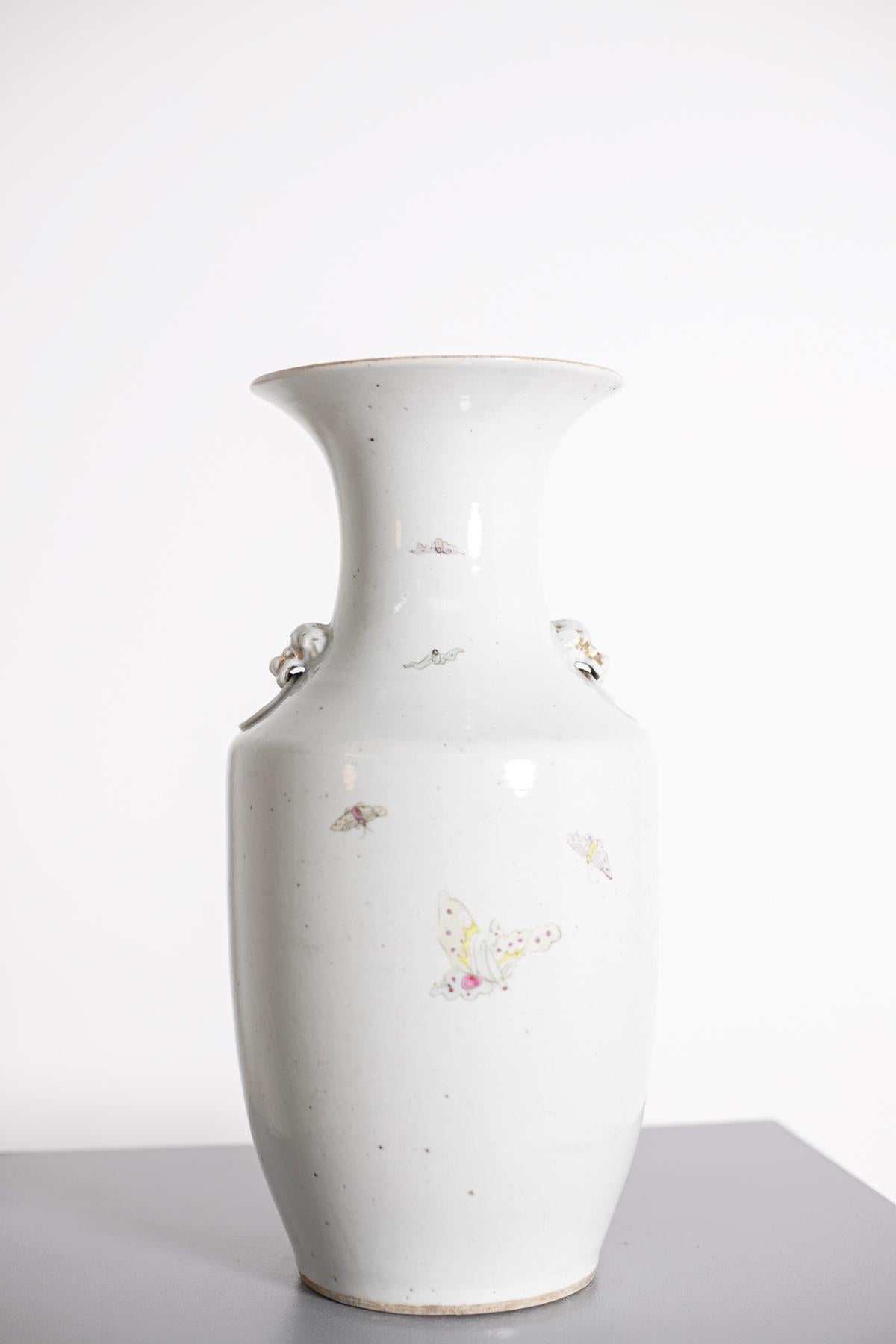 Chinesische Porzellanvase von Damen im Garten im Zustand „Gut“ im Angebot in Milano, IT