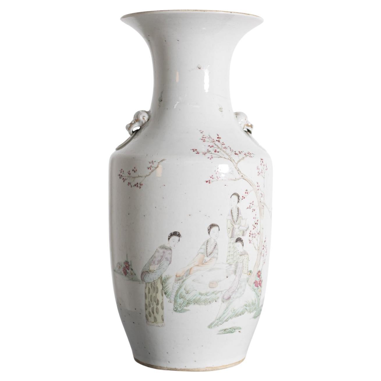 Jarrón de porcelana china de Damas en el jardín