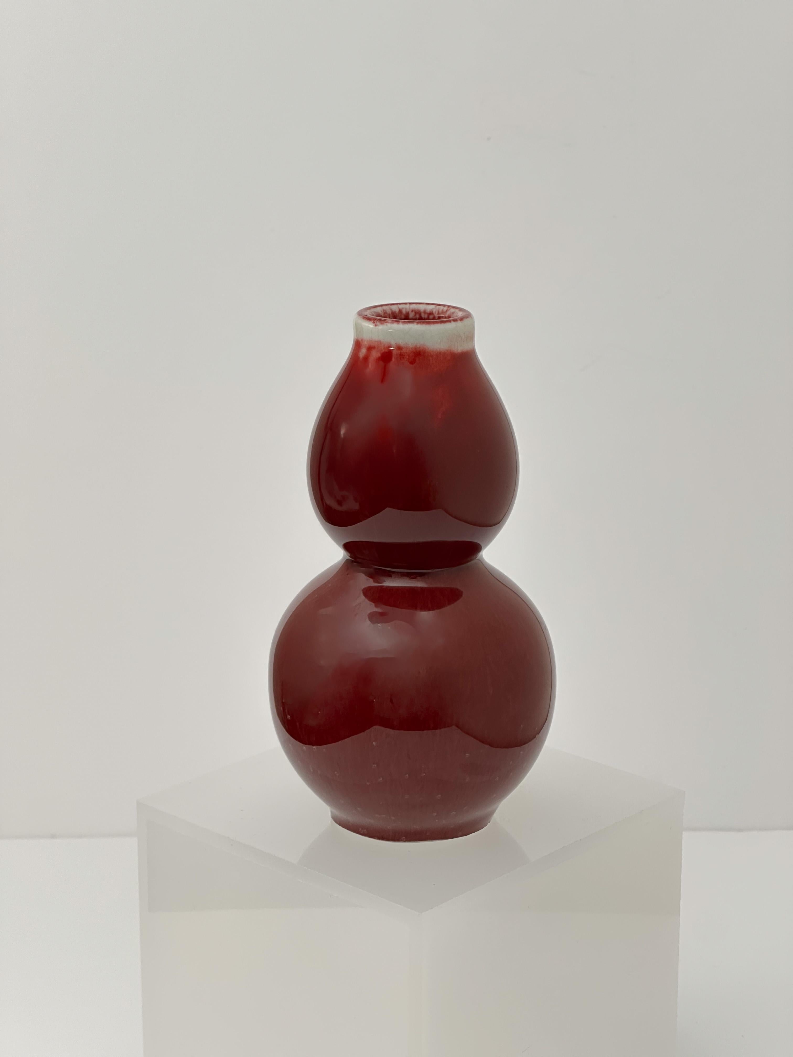 Porcellana Vaso di porcellana cinese, piccolo, a doppia zucca Sang de Boeuf Oxblood c.1960 Cina in vendita