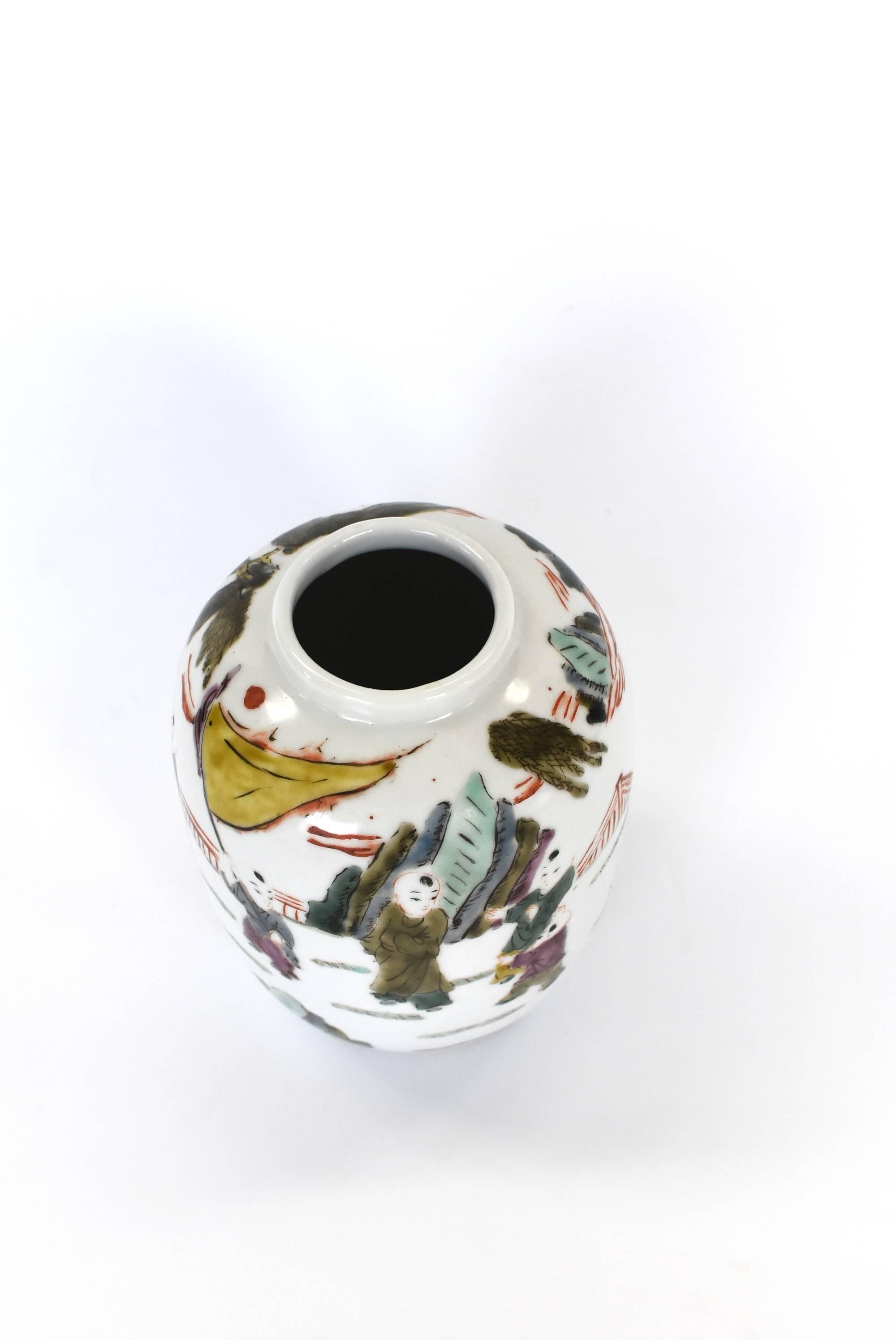 20th Century Chinese Porcelain Vase, Republic Era, with Maker's Mark