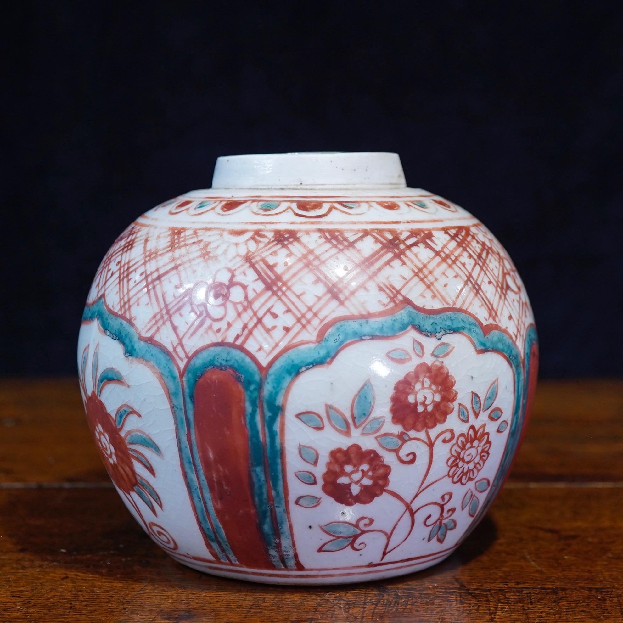 Chinese Porcelain Zangzhou 'Swatow' Ware Jar, 17th-18th Century In Good Condition In Geelong, Victoria
