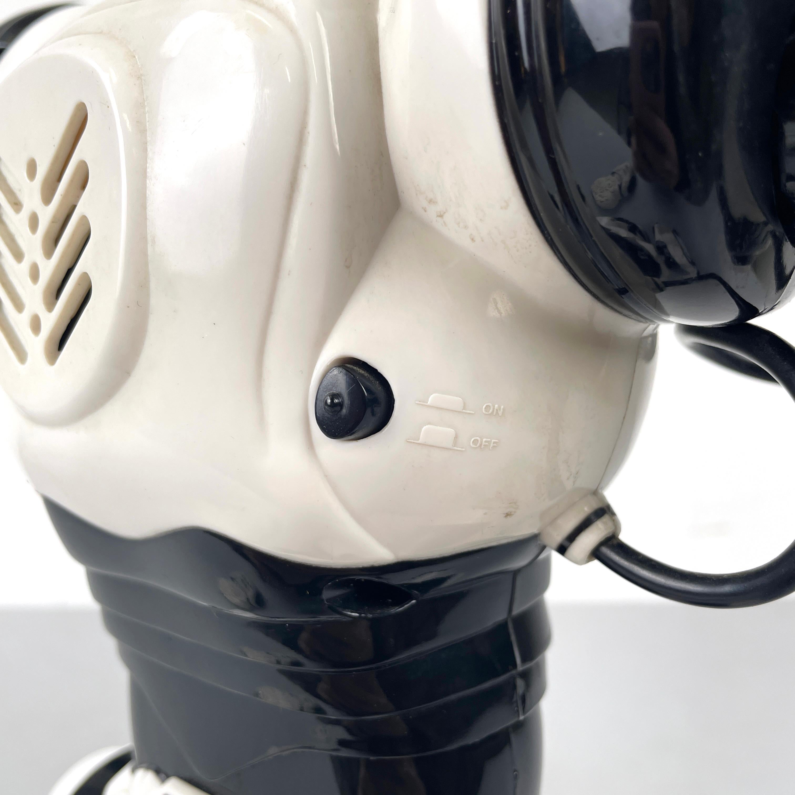 Robot-jouet postmoderne chinois Robotsapien de WowWee en plastique noir et blanc, années 2000 1