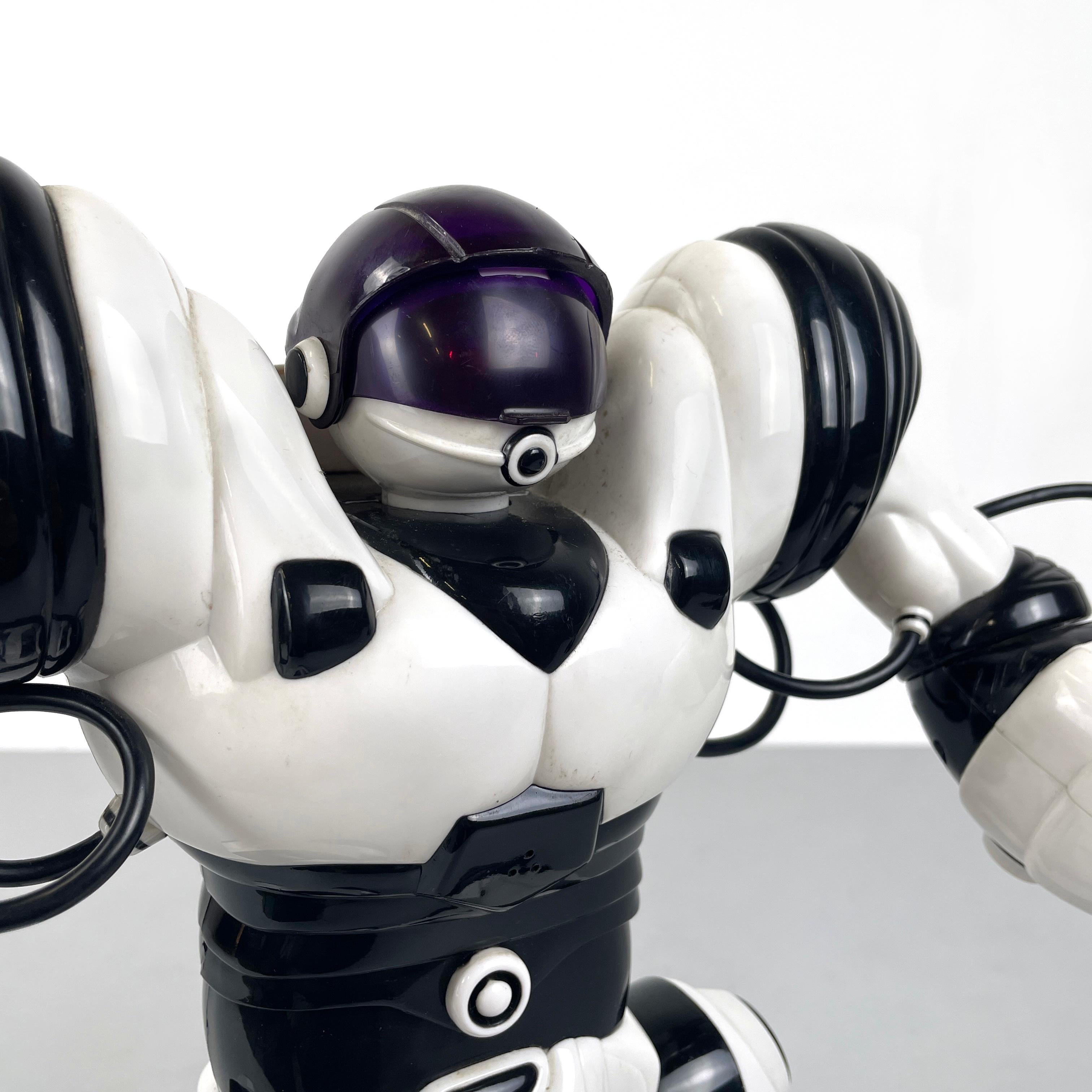 italien Robot-jouet postmoderne chinois Robotsapien de WowWee en plastique noir et blanc, années 2000
