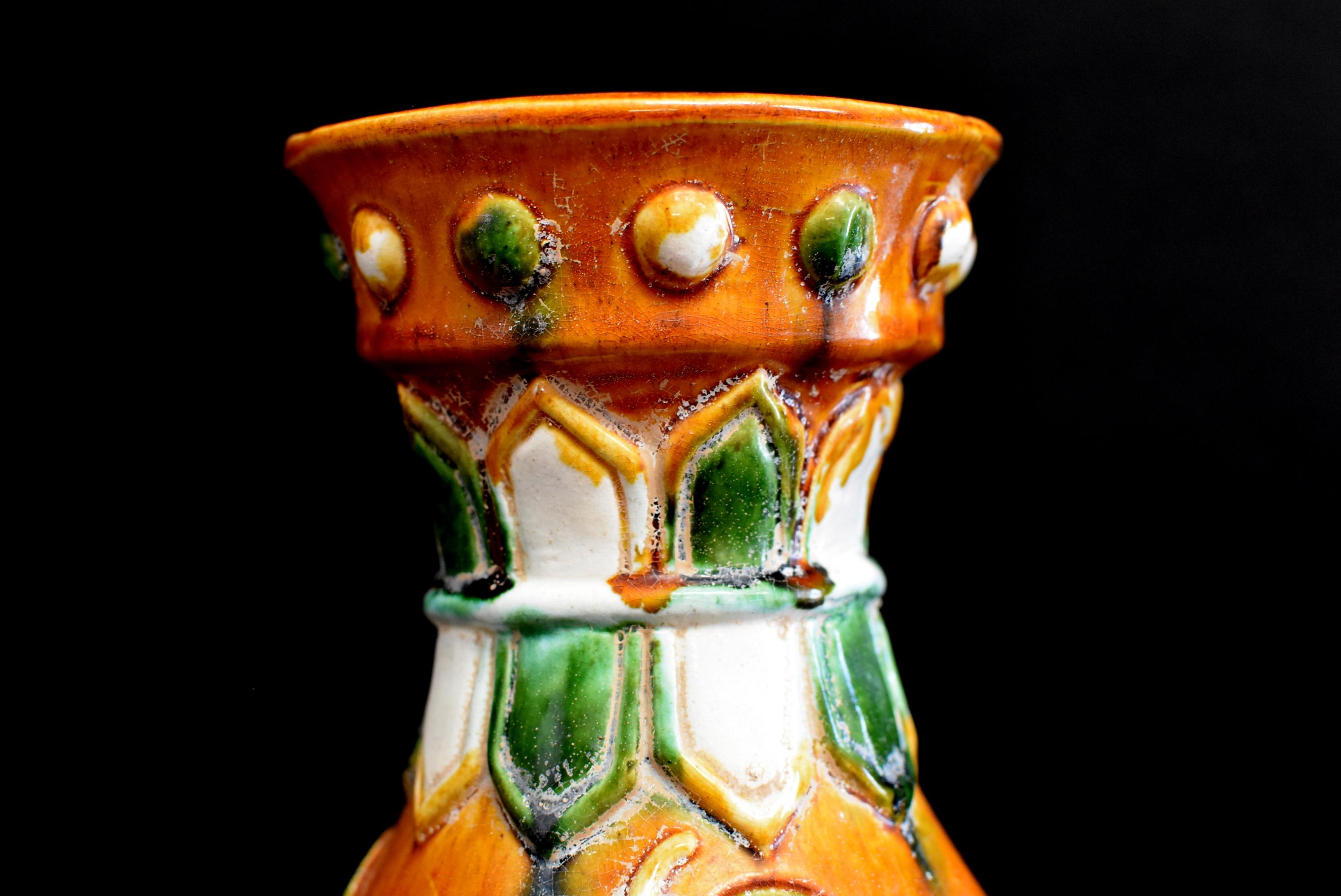 Chinese Pottery Vase Sancai Glazed with Bees 5