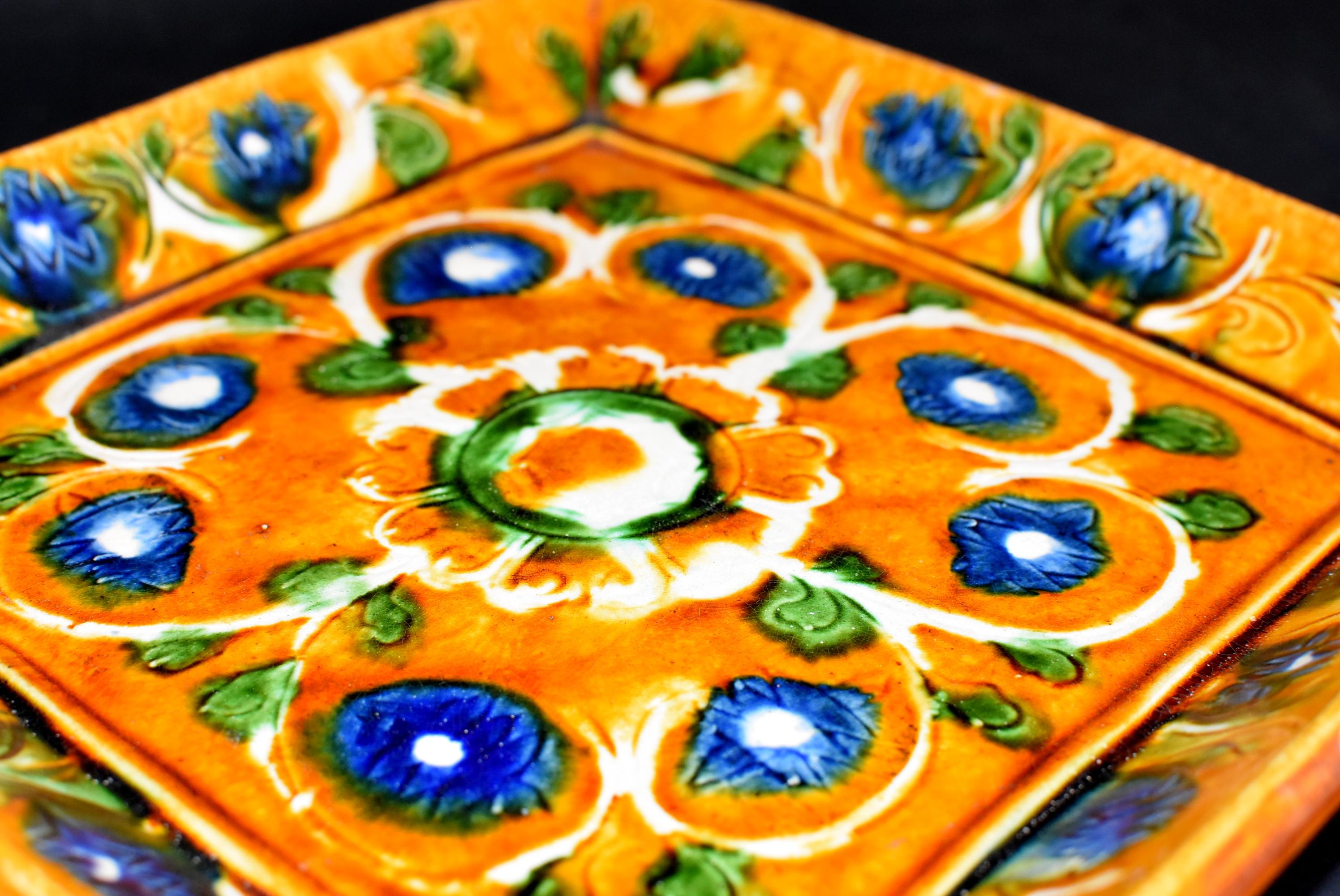 Chinese San Cai Terracotta Plate Chrysanthemum For Sale 1