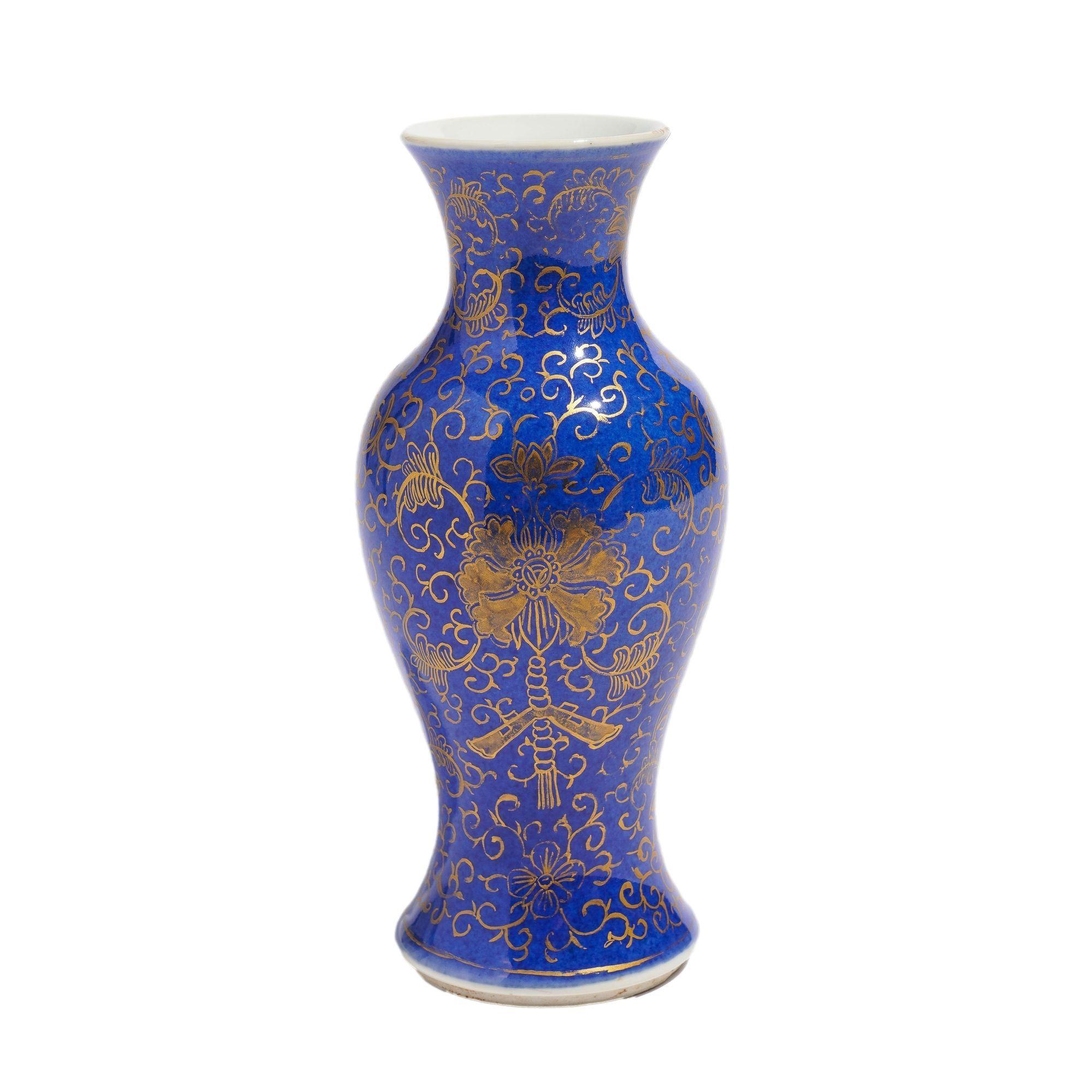Cinese Chinese powder blue baluster form vase decorated with gilt tracery, 1800's in vendita