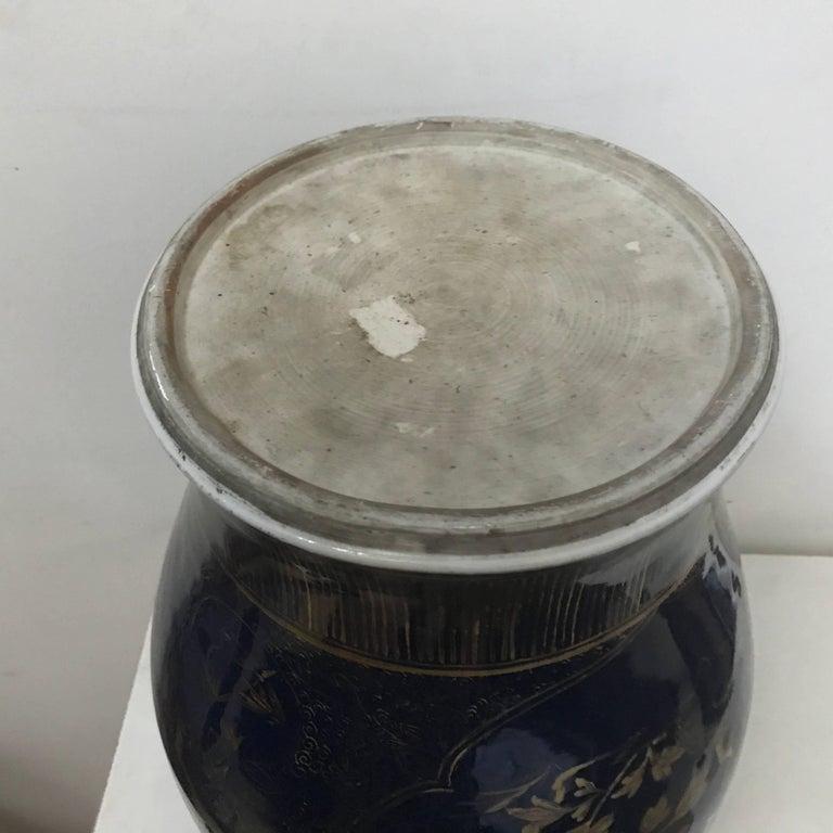 Pots chinois décorés en bleu poudre et doré, 18e siècle en vente 1