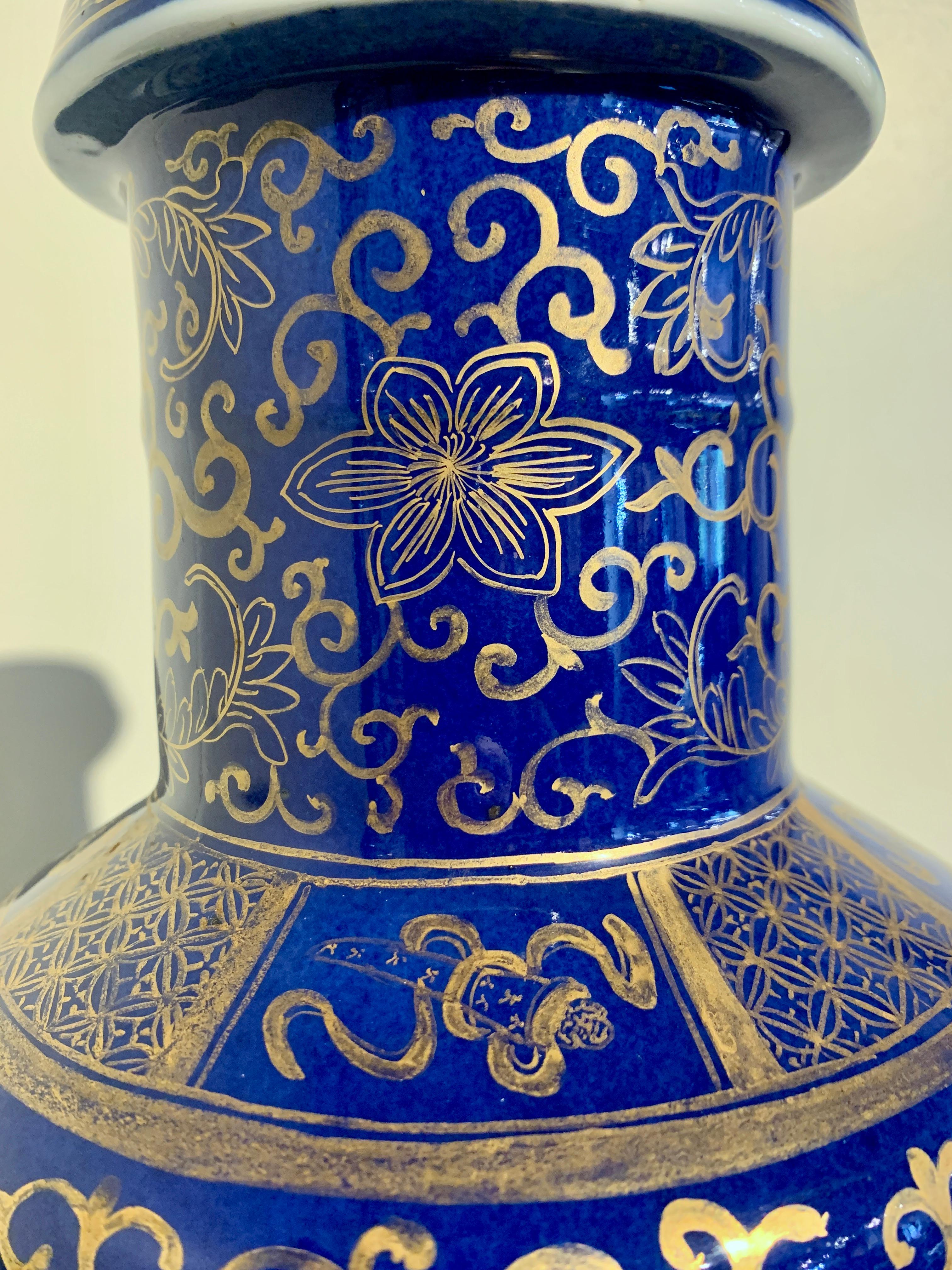 Chinese Powder Blue Gilt Decorated Rouleau Vase, Qing Dynasty, c. 1900, China For Sale 5