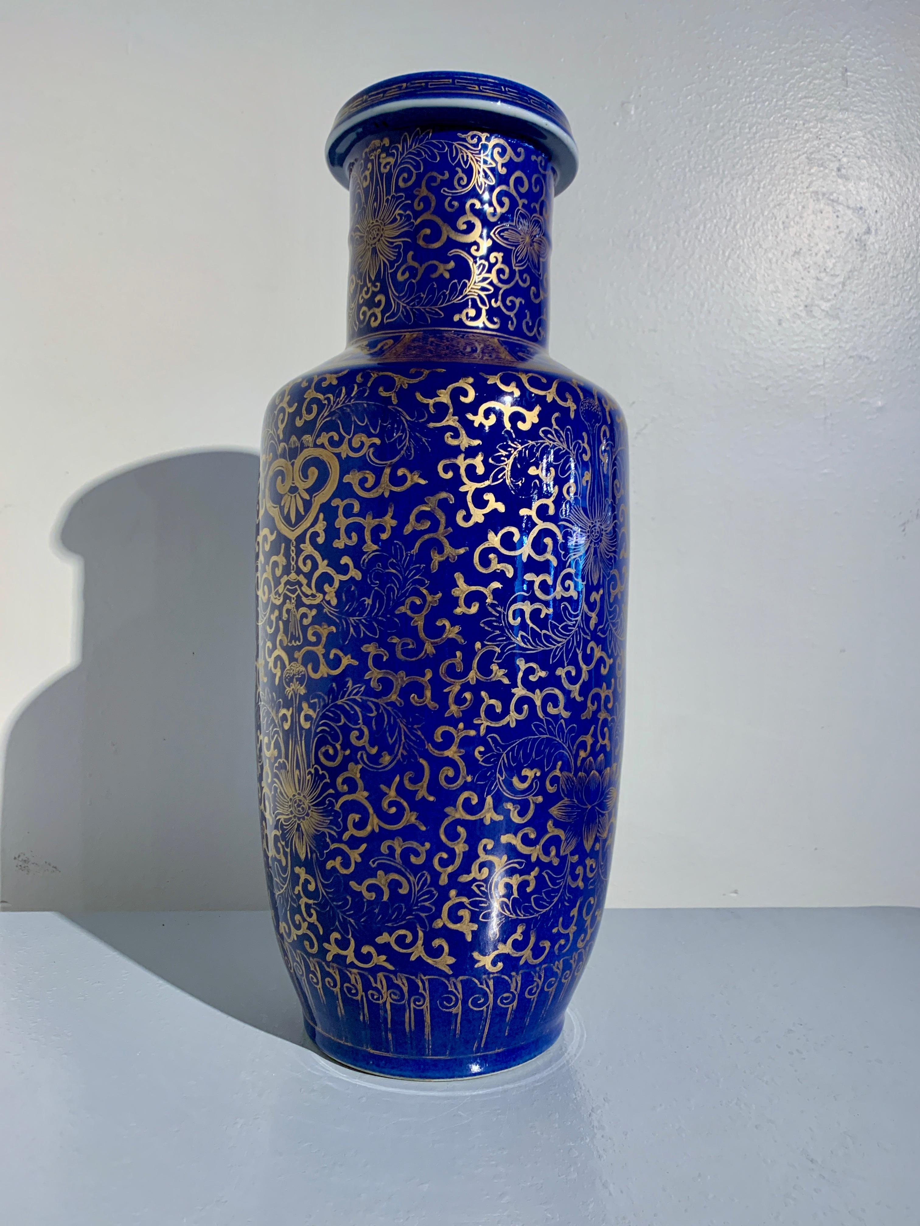 Chinese Powder Blue Gilt Decorated Rouleau Vase, Qing Dynasty, c. 1900, China For Sale 1