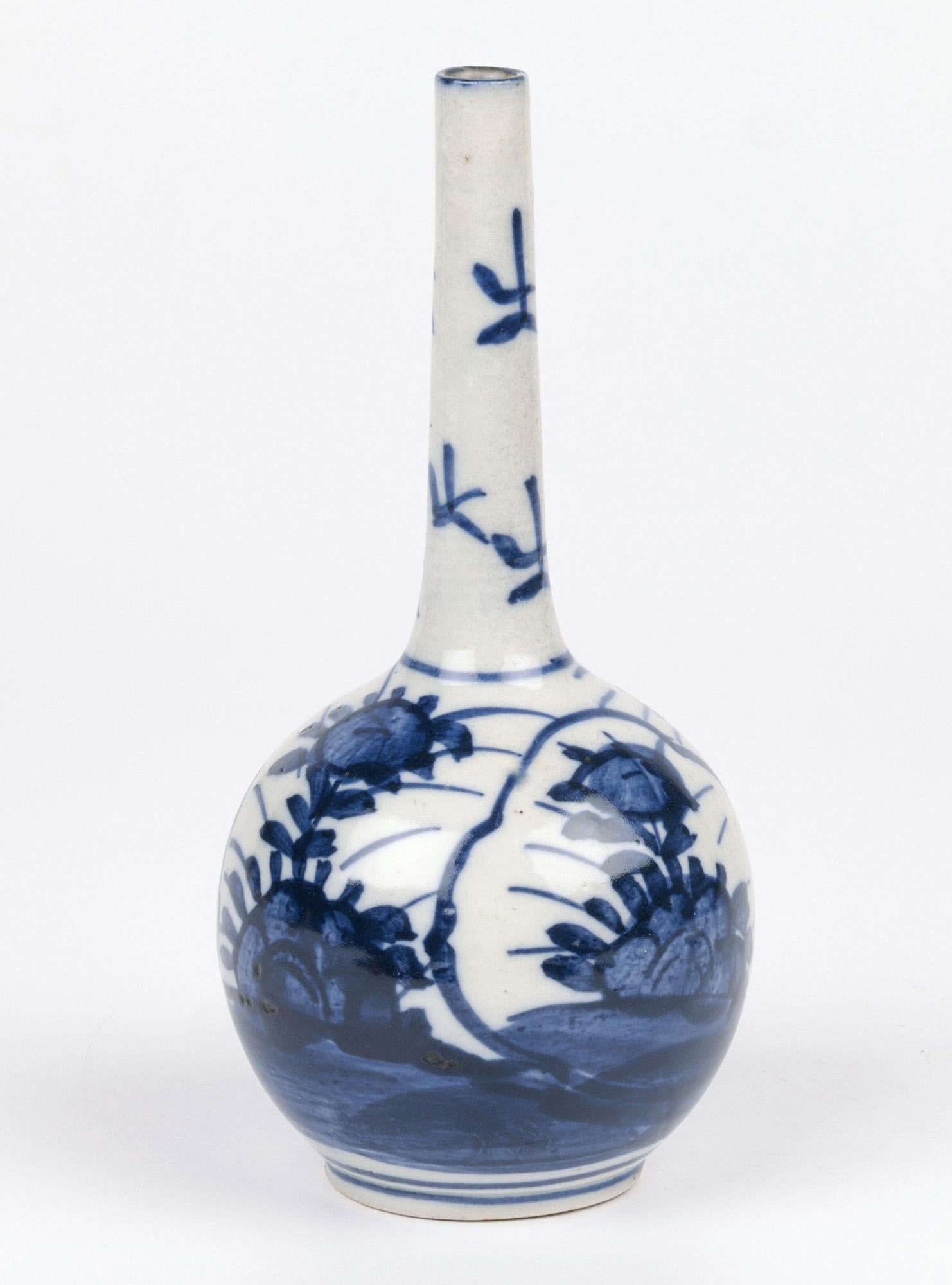 Chinese Provincial Onion Shape Porcelain Bottle Vase For Sale 3