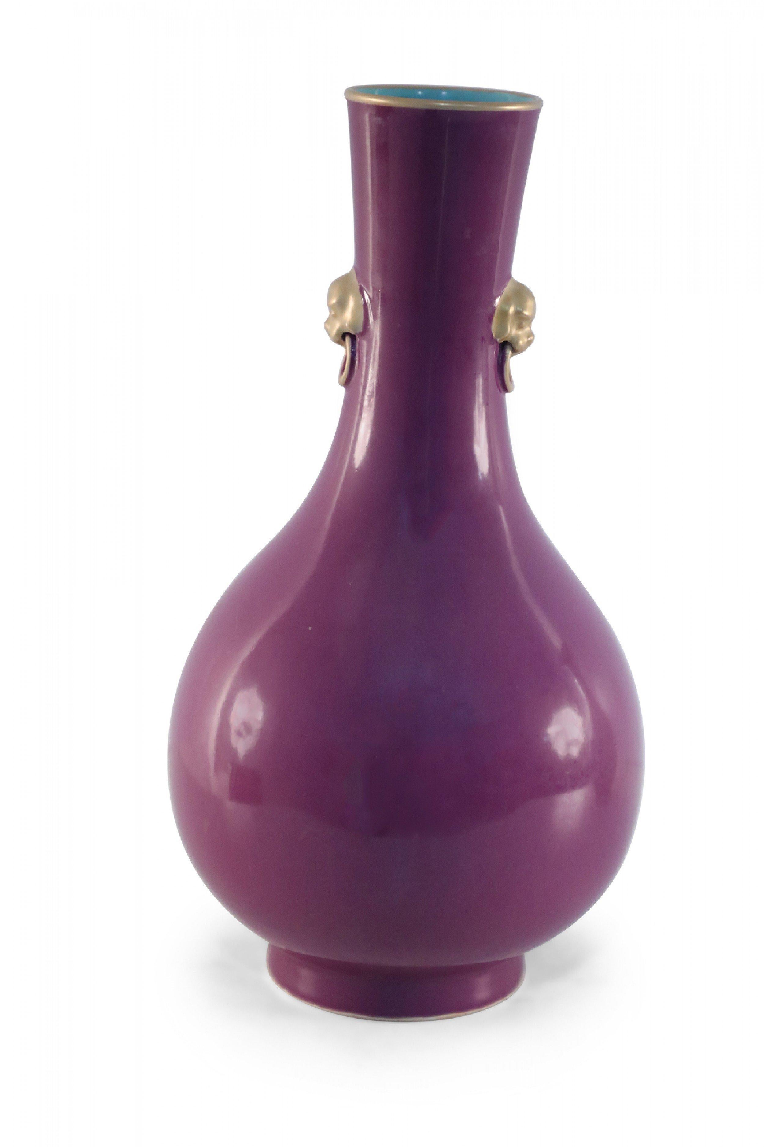 Esportazione cinese Vaso cinese a forma di pera in porcellana smaltata viola in vendita