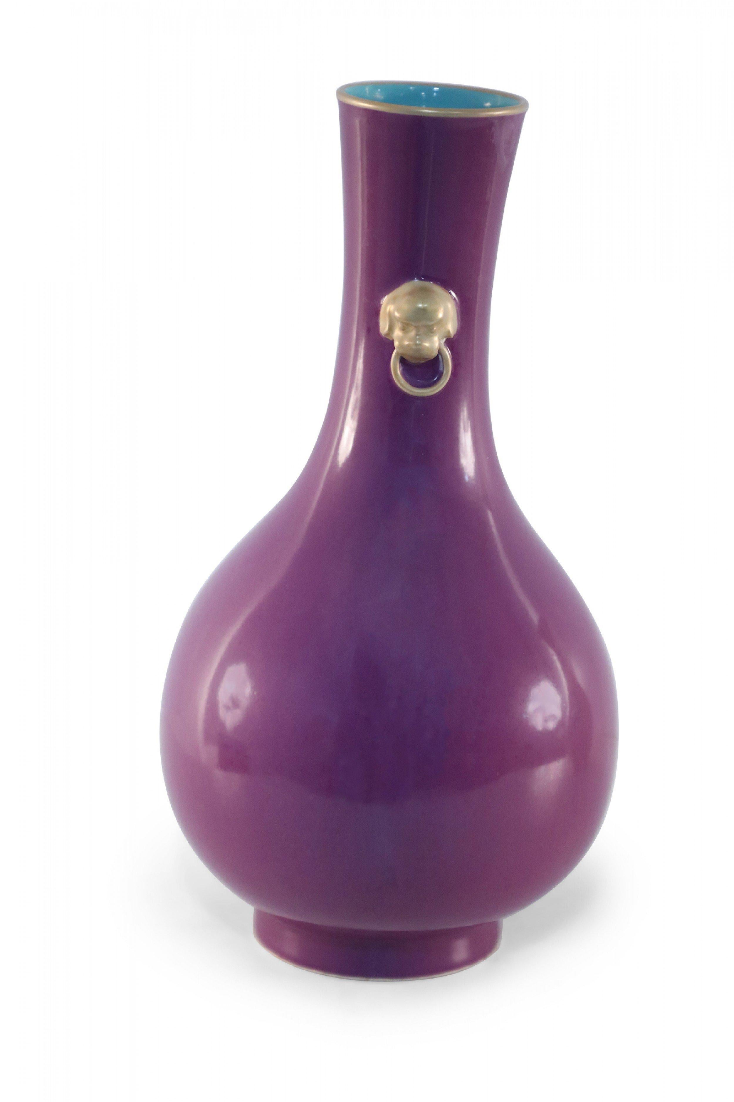 Chinese Purple Glazed Porcelain Pear Shaped Vase In Good Condition In New York, NY