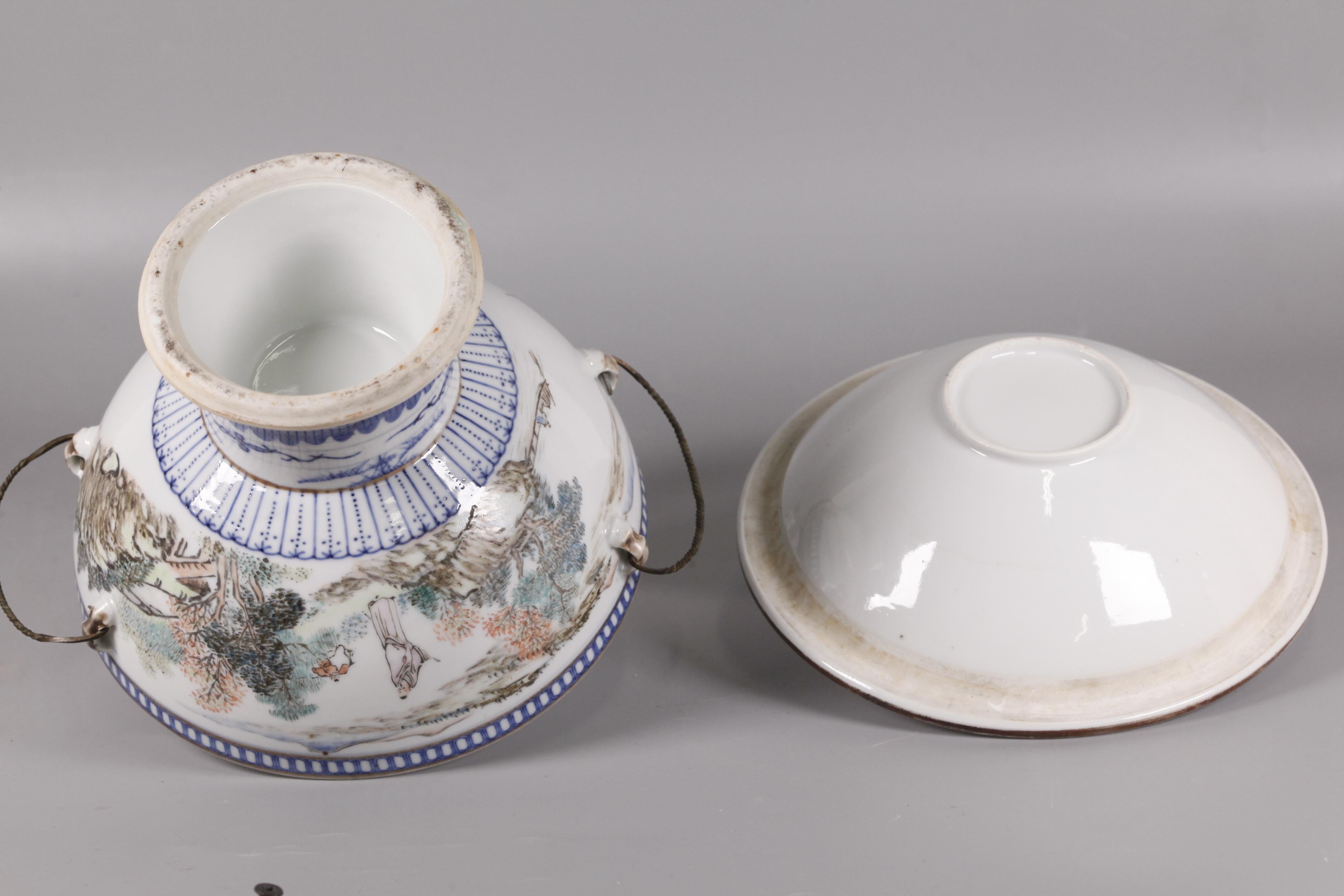 20th Century Chinese Qianjiang decorated porcelain cover bowl, Republican Period For Sale
