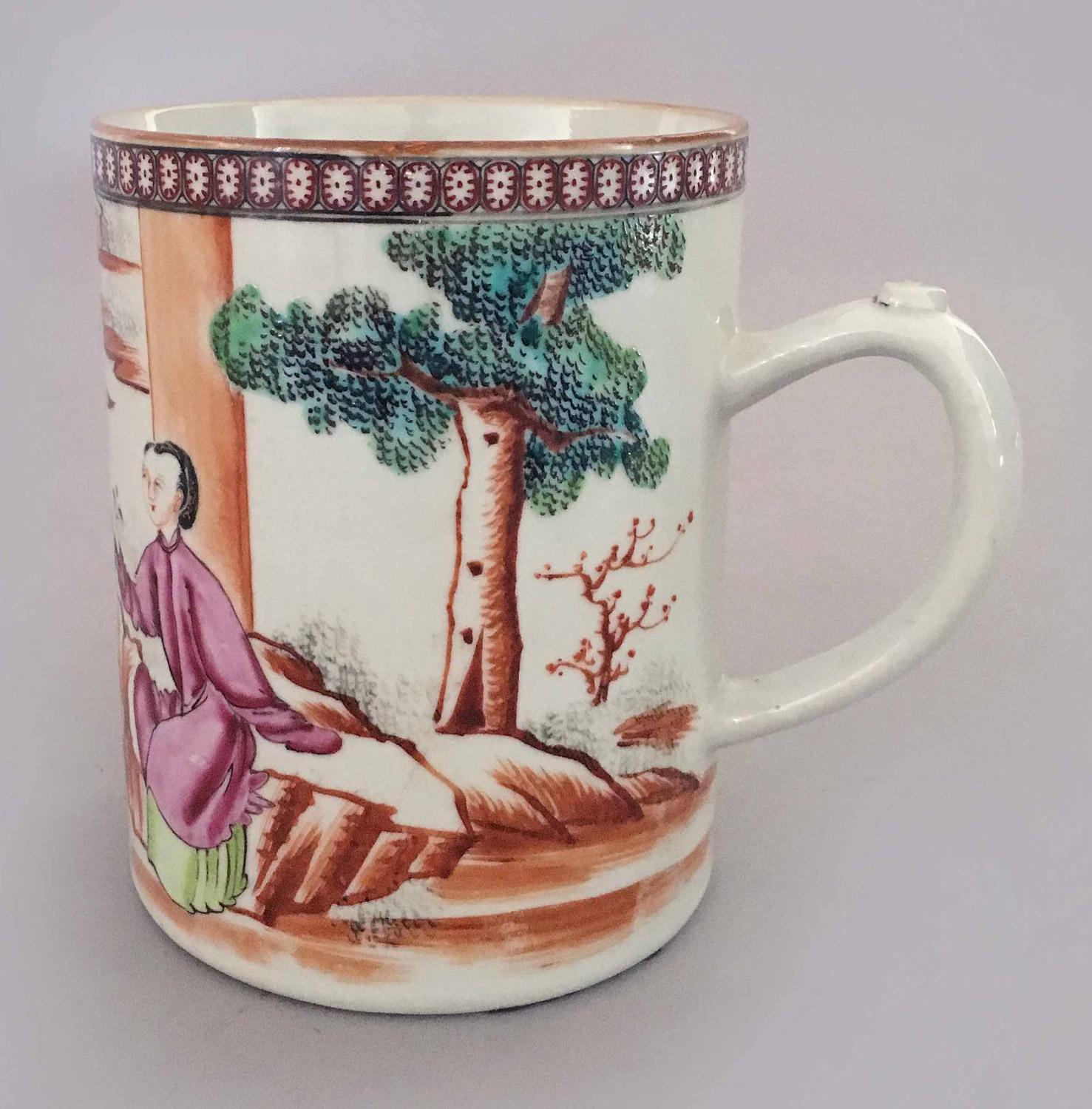 Chinese Qianlong 18th Century Famille Rose Mug In Good Condition In Sheffield, MA
