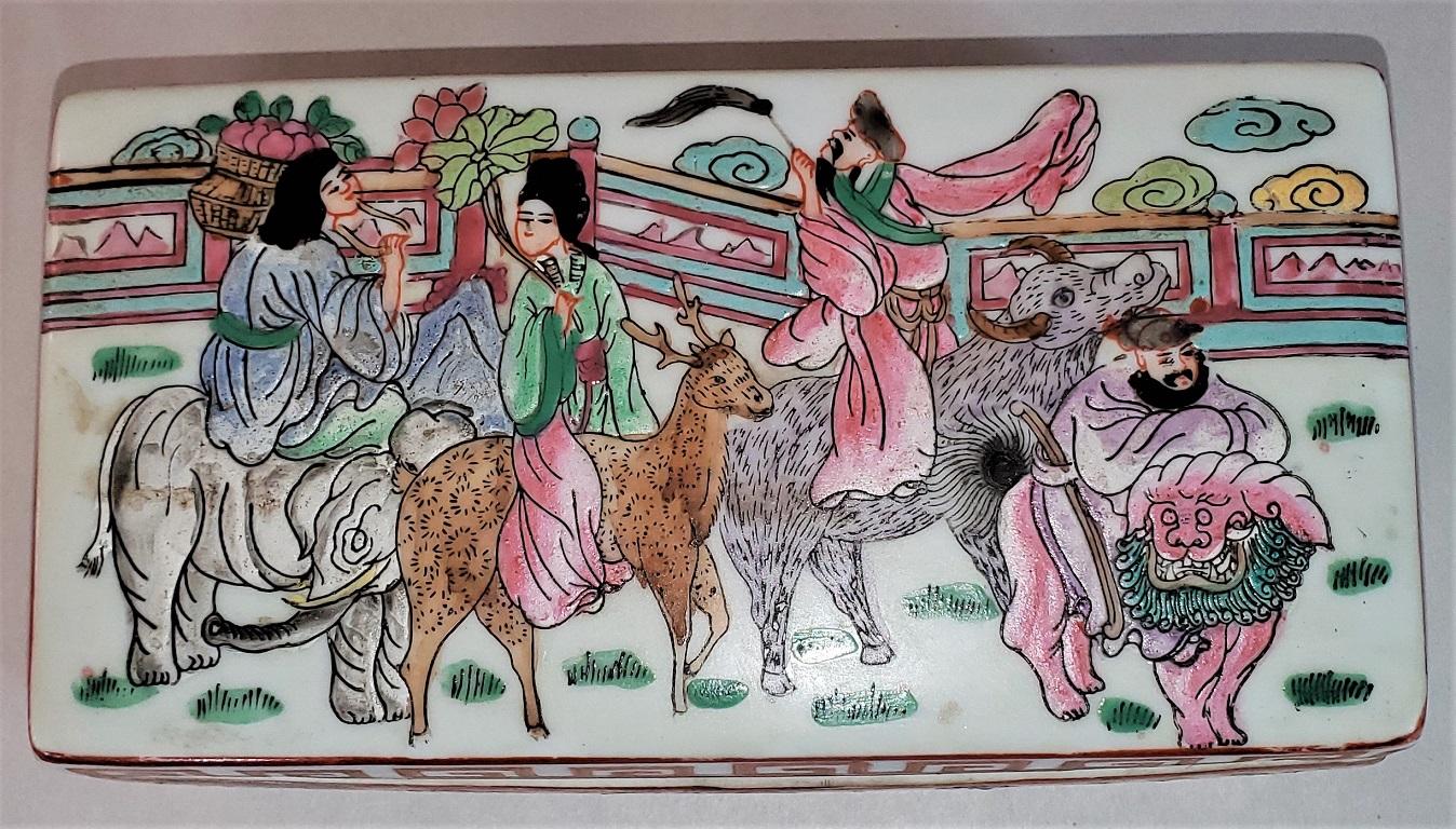 Macanese Chinese Famille Rose Lidded Porcelain Trinket Box