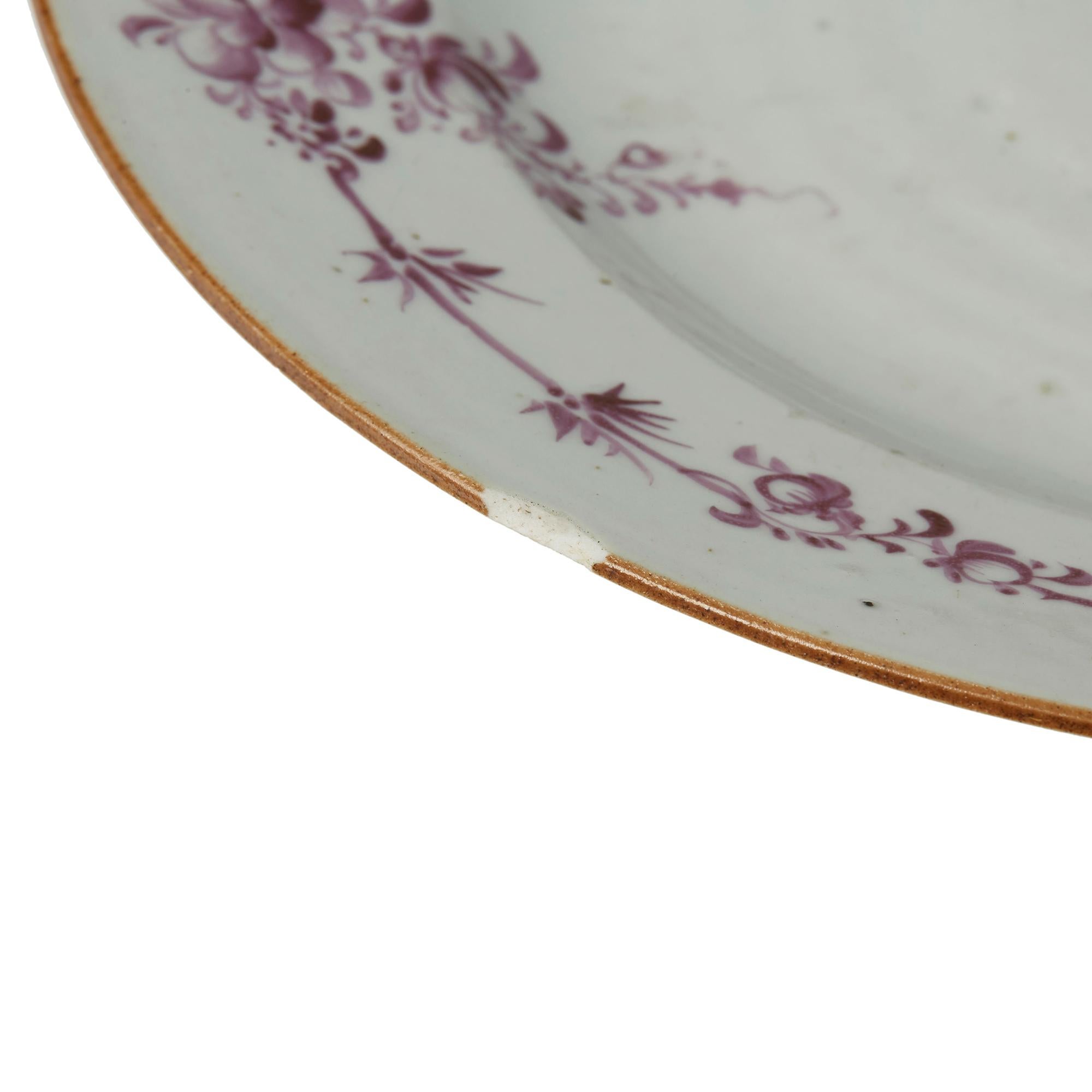 Chinese Qianlong Puce Decorated Porcelain Plate, 18th Century In Fair Condition For Sale In Bishop's Stortford, Hertfordshire