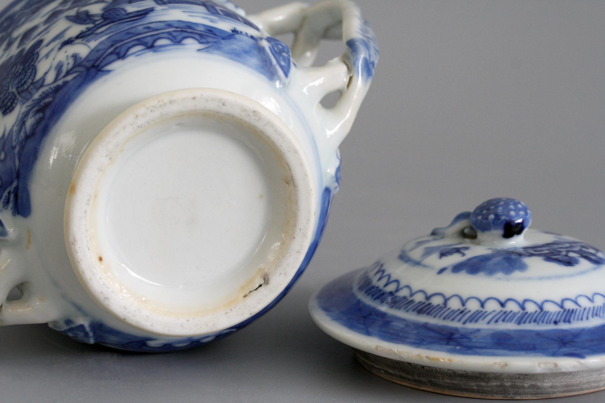 Porcelain Chinese Qianlong Style Twin Handled Blue and White Lidded Cup