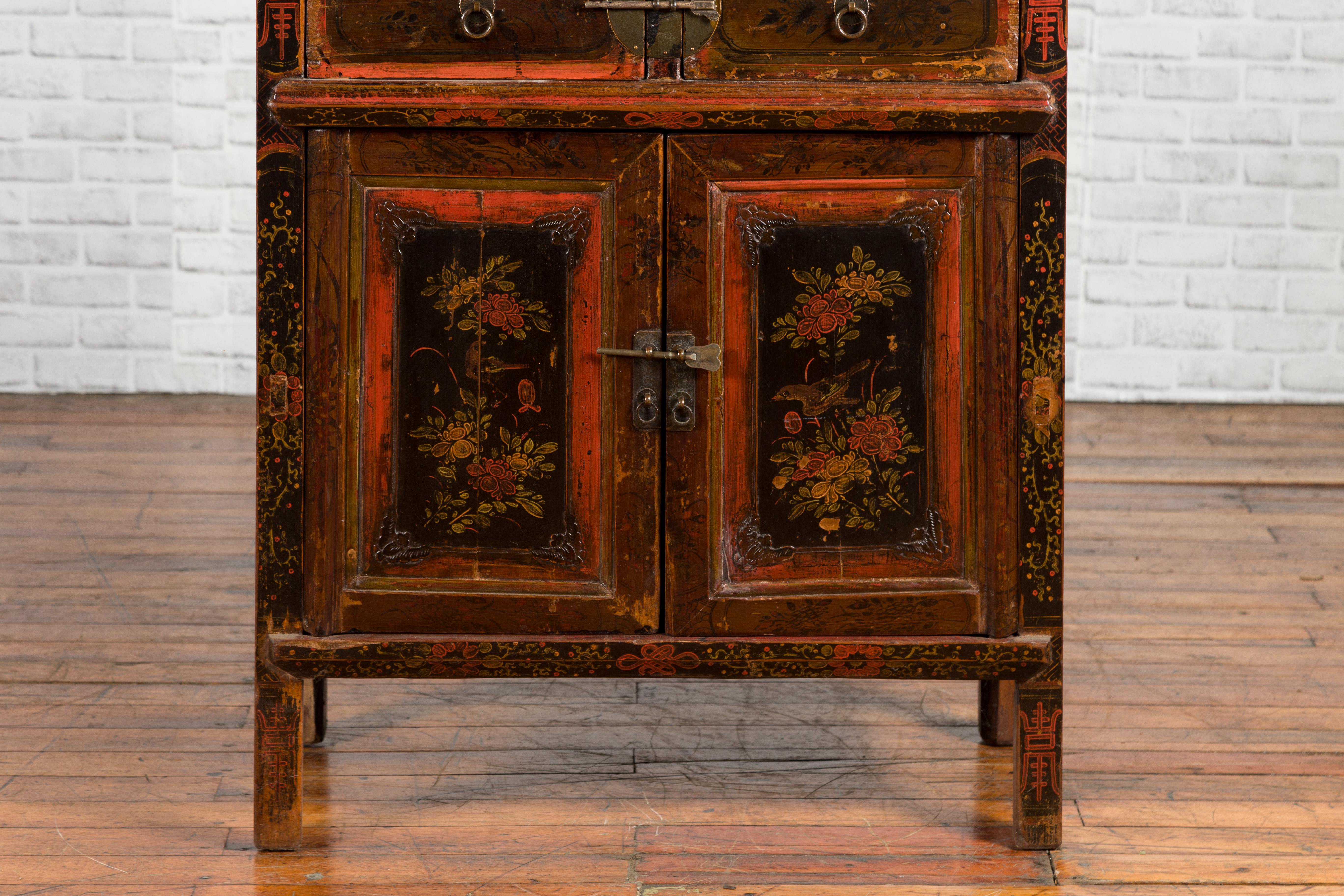 Chinese Qing 19th Century Cabinet with Original Lacquer and Hand Painted Motifs 4