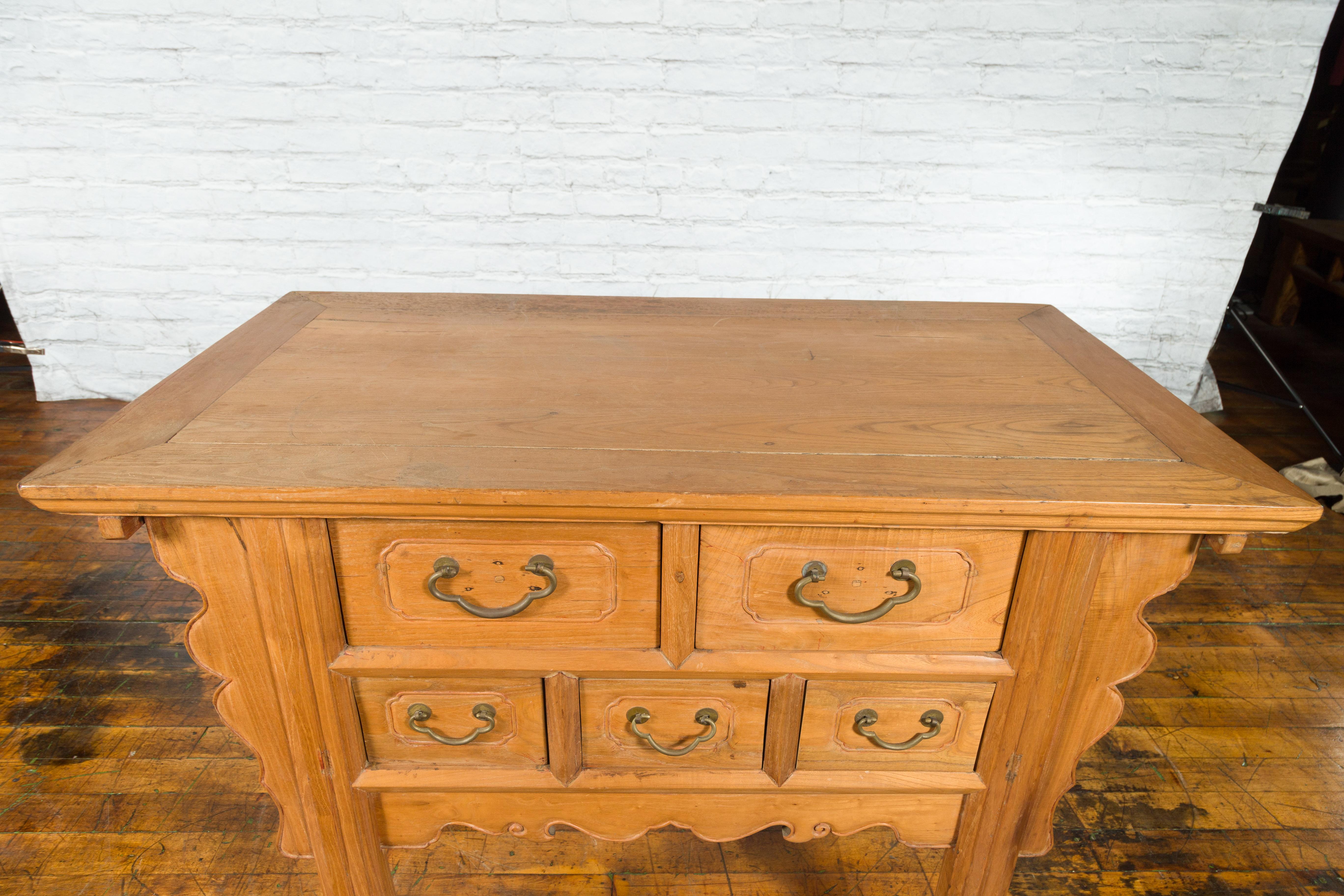 Chinese Qing 19th Century Side Table with Five Drawers and Carved Spandrels For Sale 10