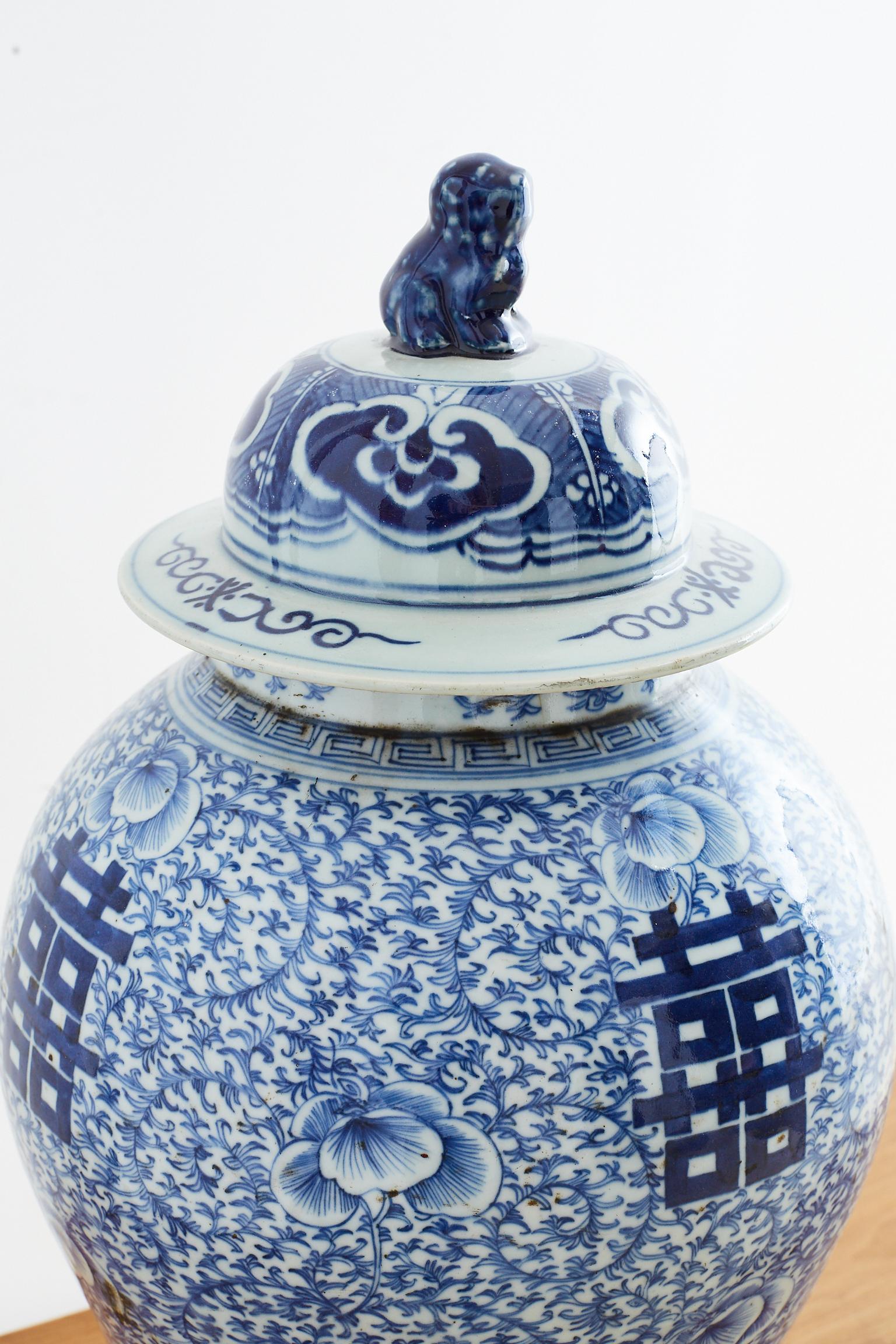 Chinese Qing Blue and White Porcelain Ginger Jar In Good Condition In Rio Vista, CA