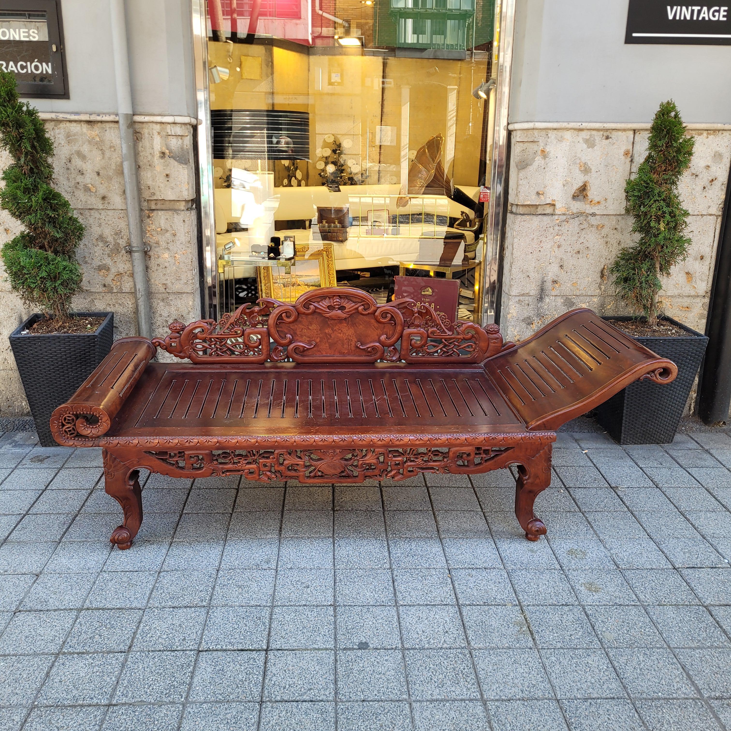 Inizio XIX secolo Letto da giorno cinese Qing rosso Wood, letto da oppio femminile, legno in vendita