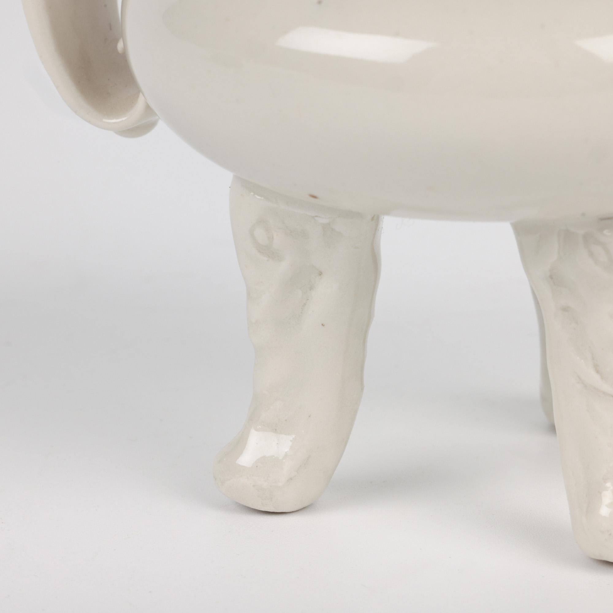 Chinois Encensoir et couvercle tripode en porcelaine blanche Qing Dehua en vente