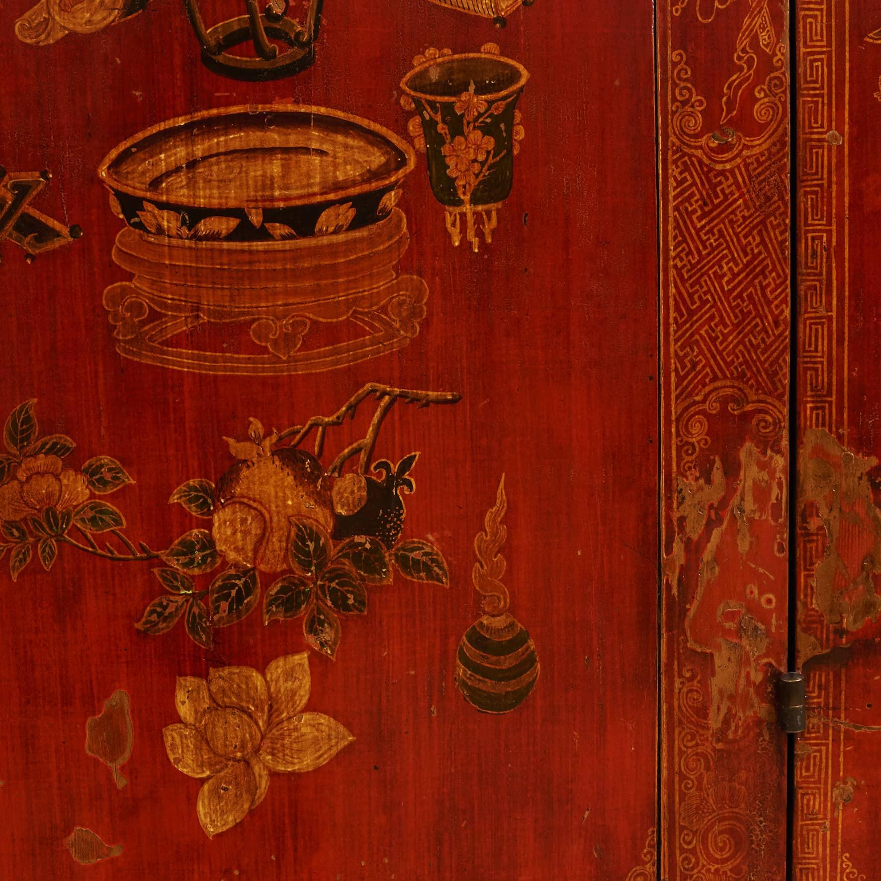 Chinese Qing Dynasty Cabinet with Original Décor For Sale 1