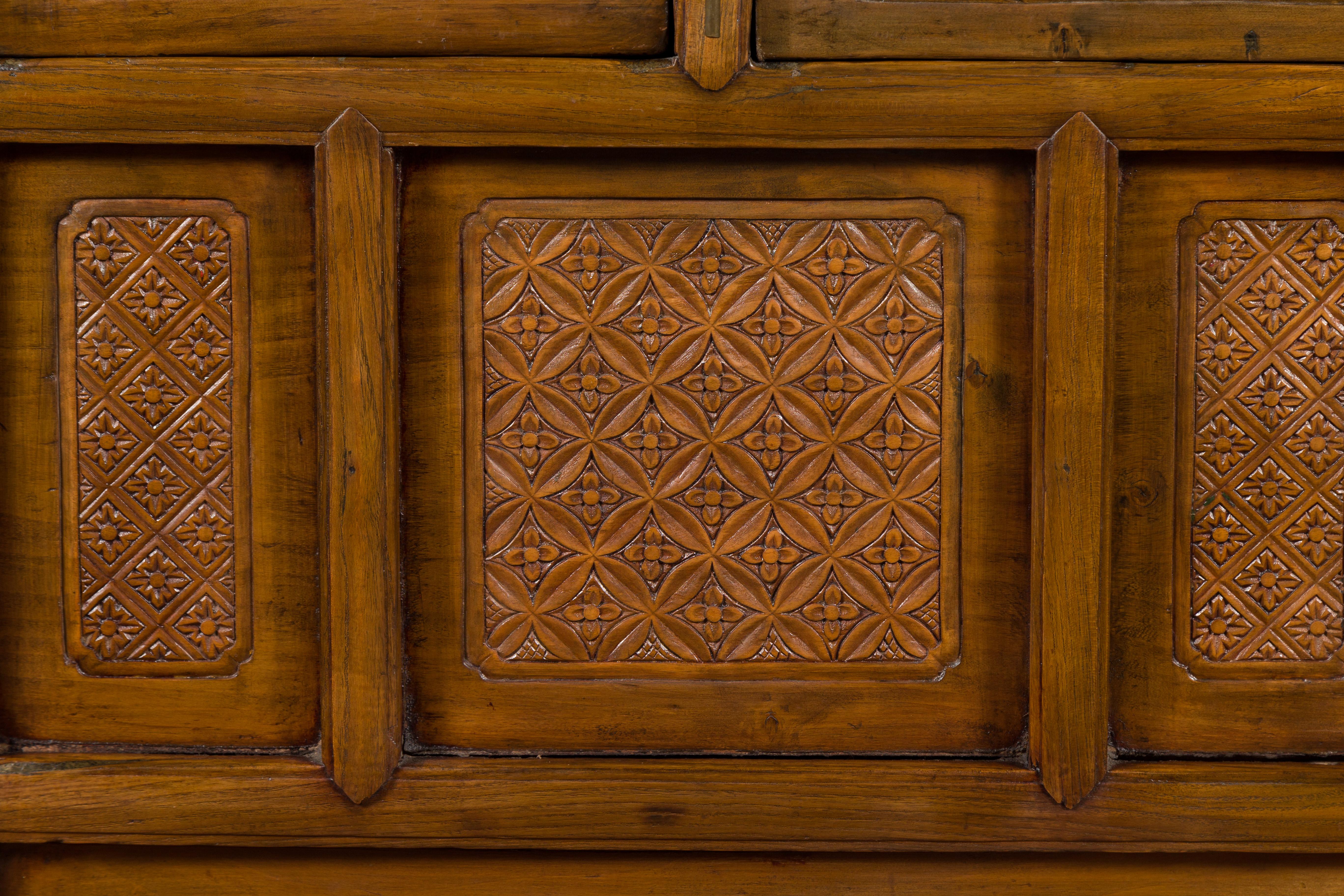 Chinese Qing Dynasty 19th Century Altar Coffer with Carved Geometric Motifs For Sale 9