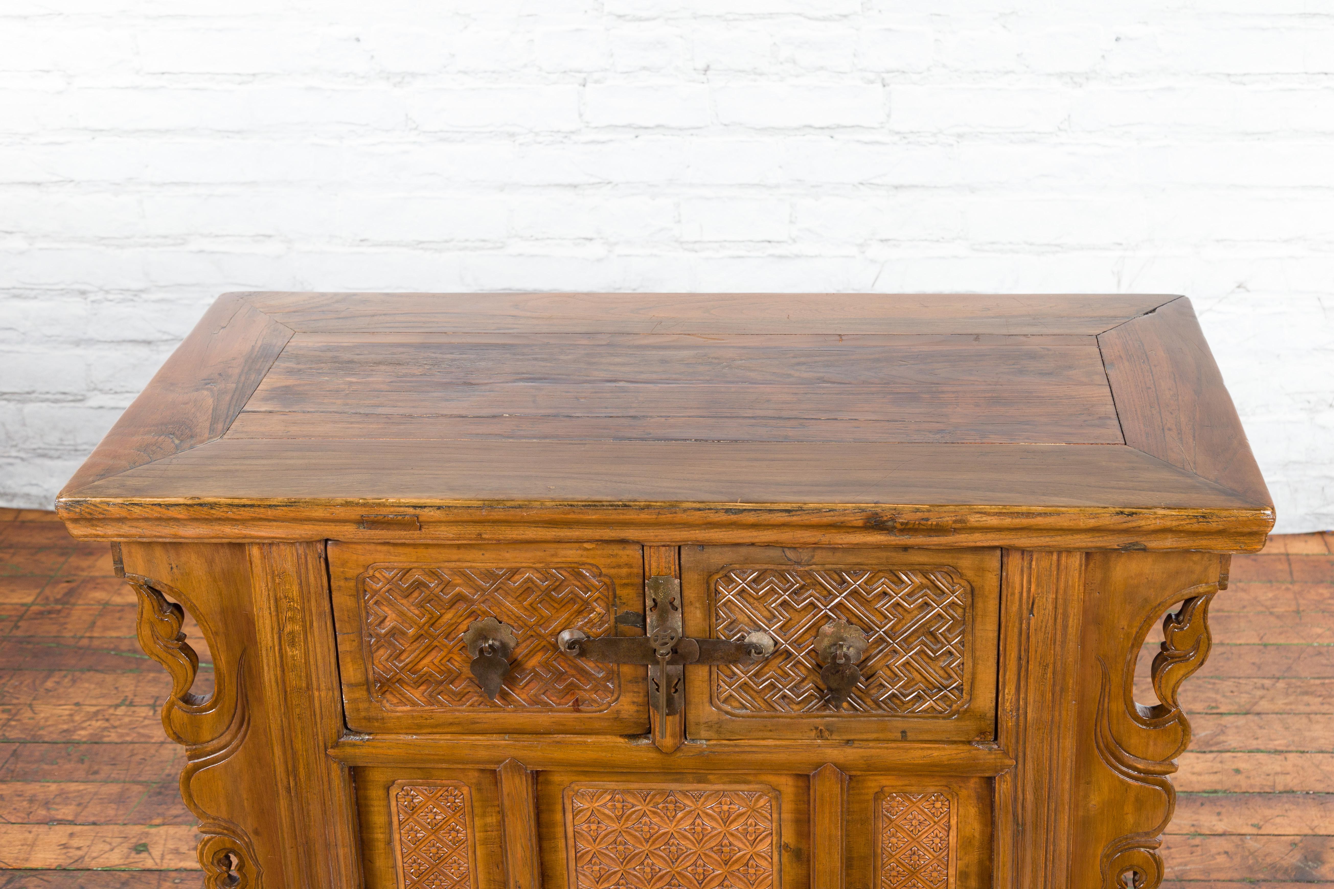 Chinese Qing Dynasty 19th Century Altar Coffer with Carved Geometric Motifs For Sale 13