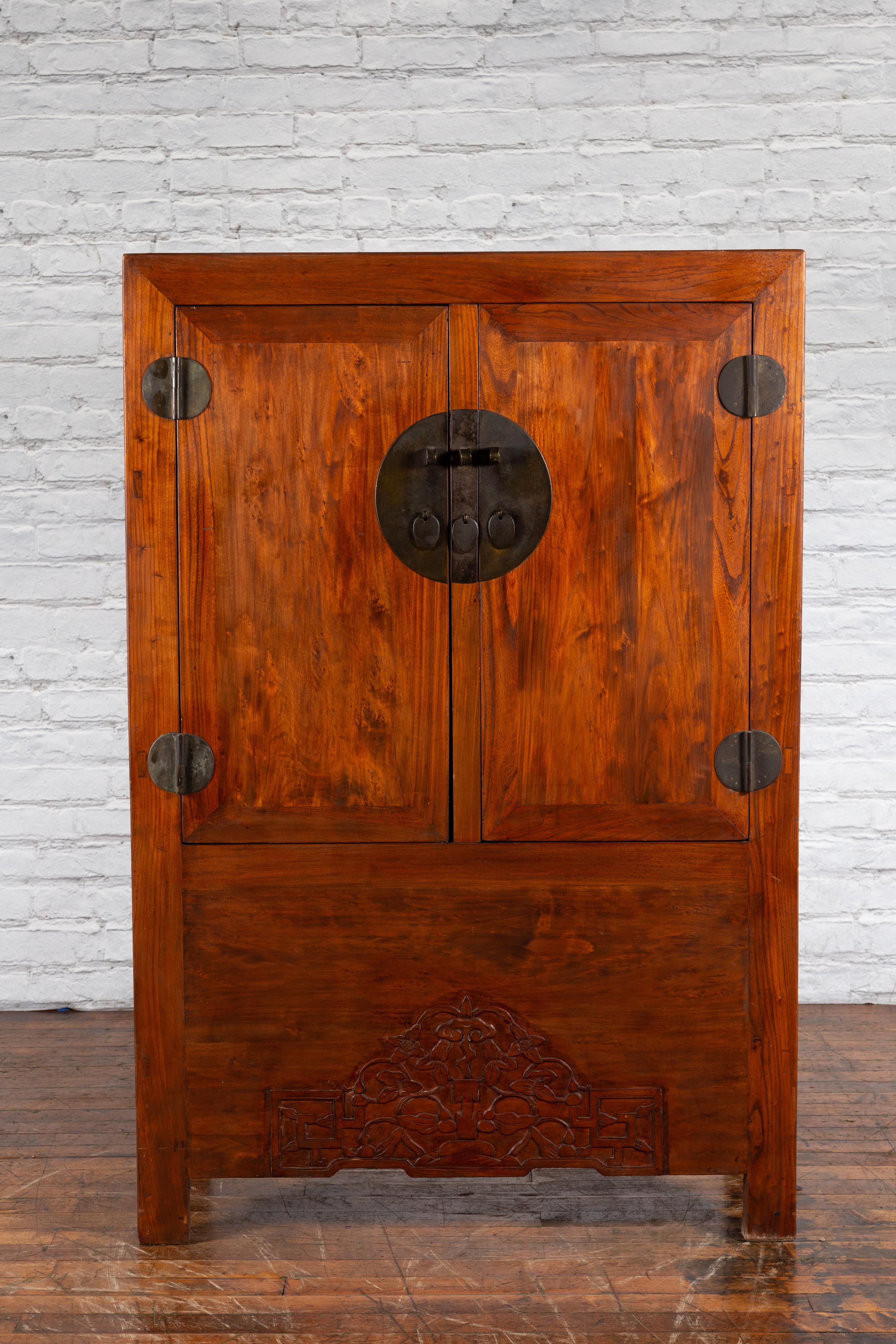 Chinese Qing Dynasty 19th Century Armoire with Carved Skirt and Large Medallion For Sale 2