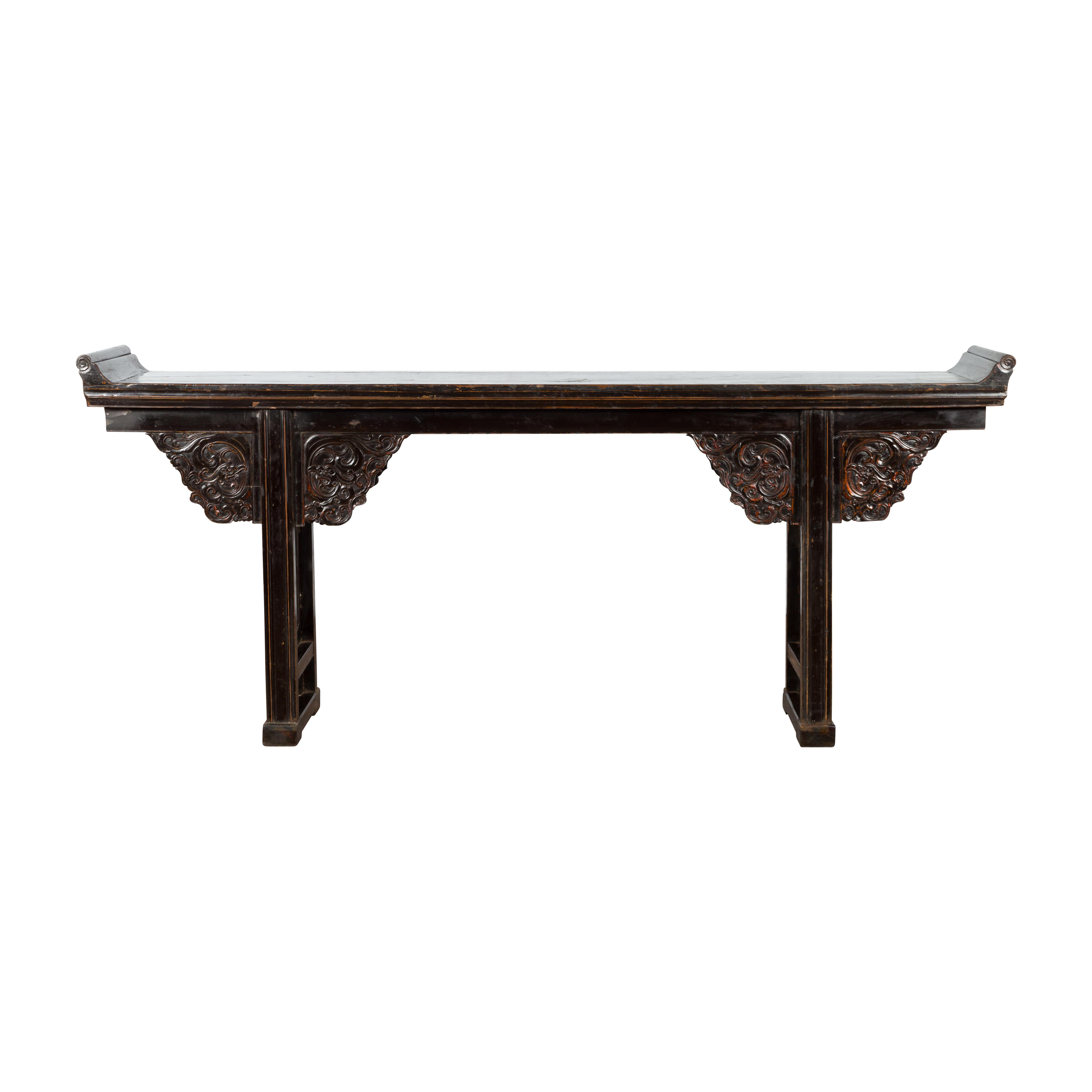 Chinese Qing Dynasty 19th Century Black Console Table with Carved Dragon Motifs For Sale 15