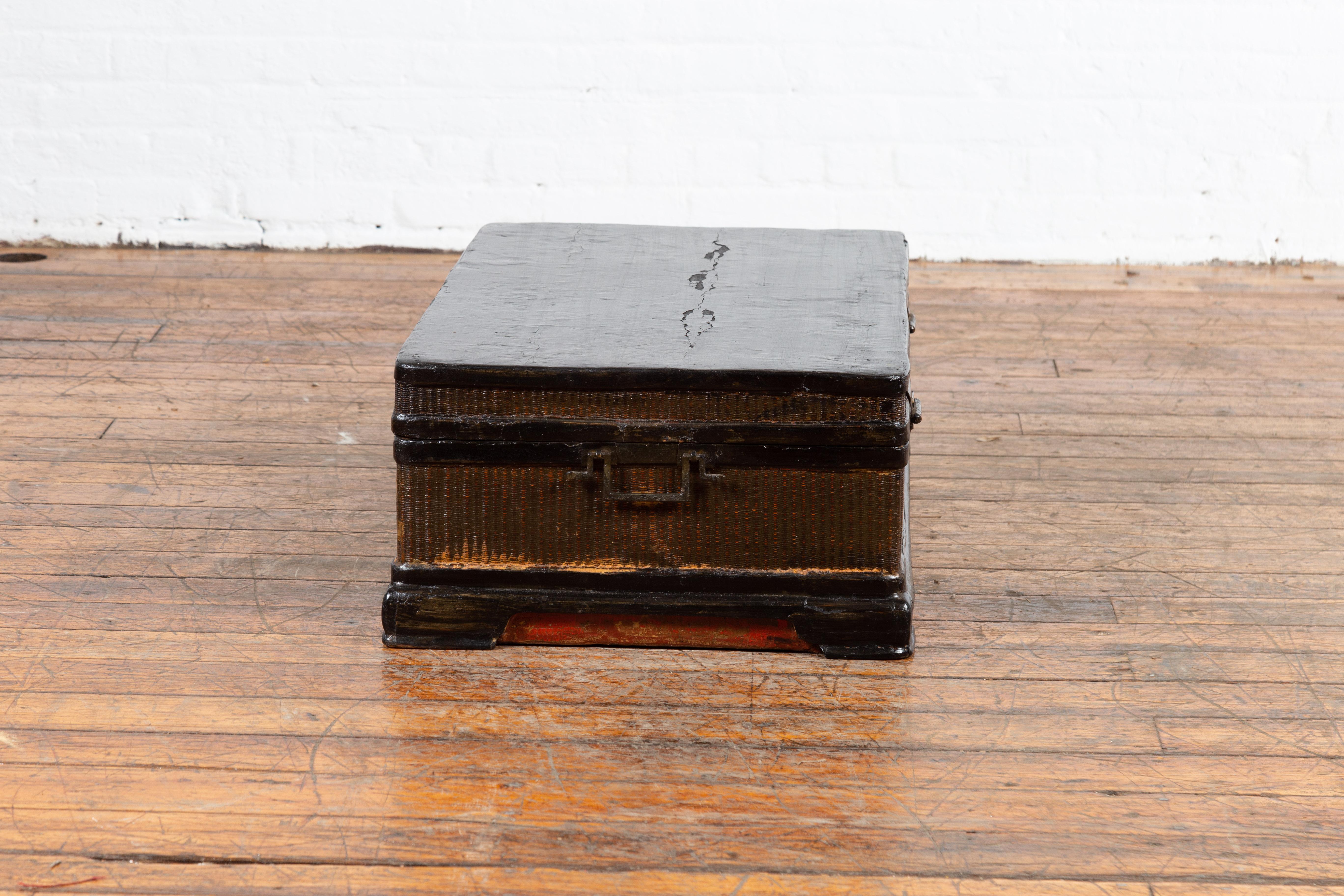 Chinese Qing Dynasty 19th Century Black Lacquer Blanket Chest with Rattan Inlay For Sale 9