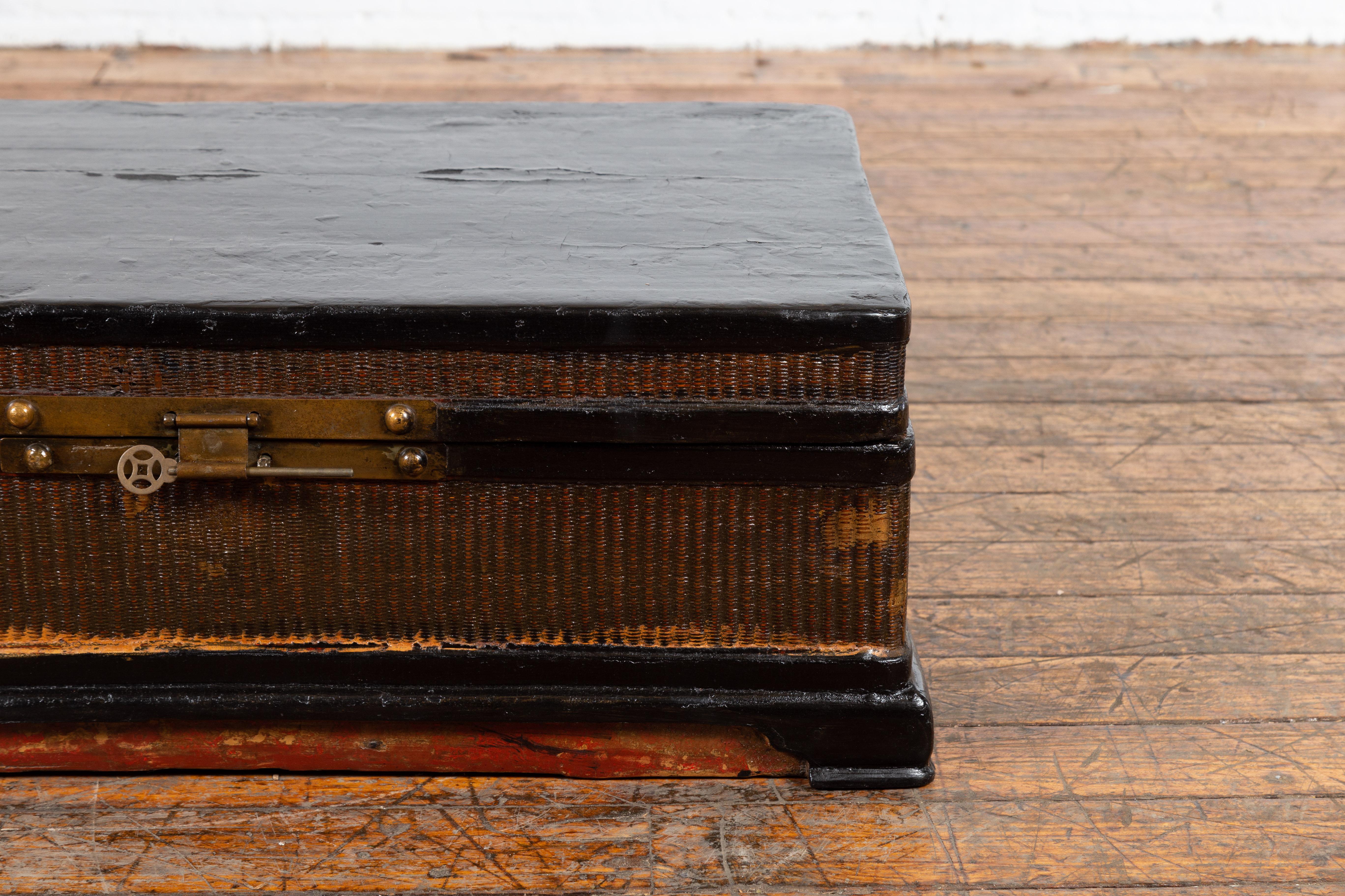 Chinese Qing Dynasty 19th Century Black Lacquer Blanket Chest with Rattan Inlay For Sale 3