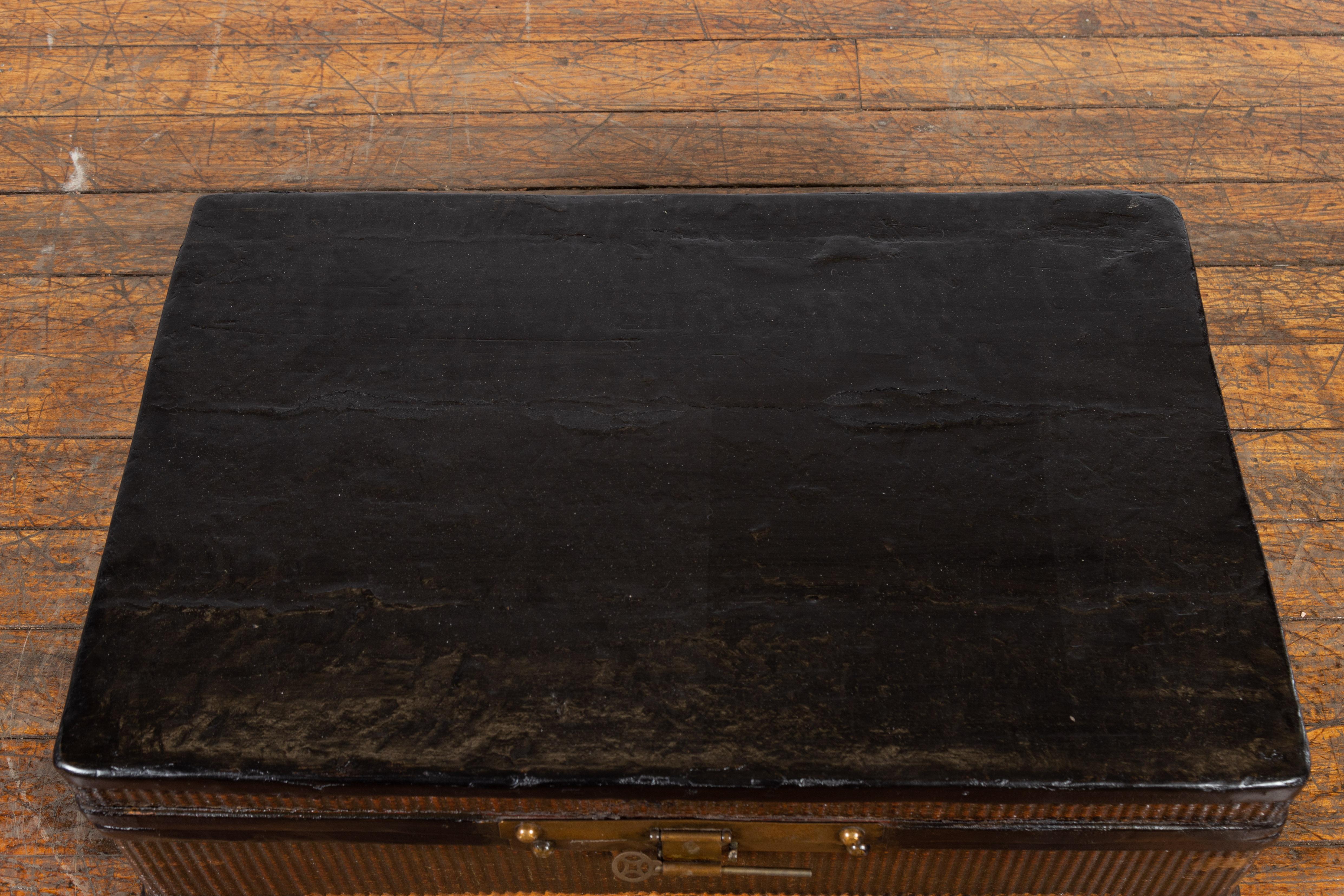 Chinese Qing Dynasty 19th Century Black Lacquer Blanket Chest with Rattan Inlay For Sale 5