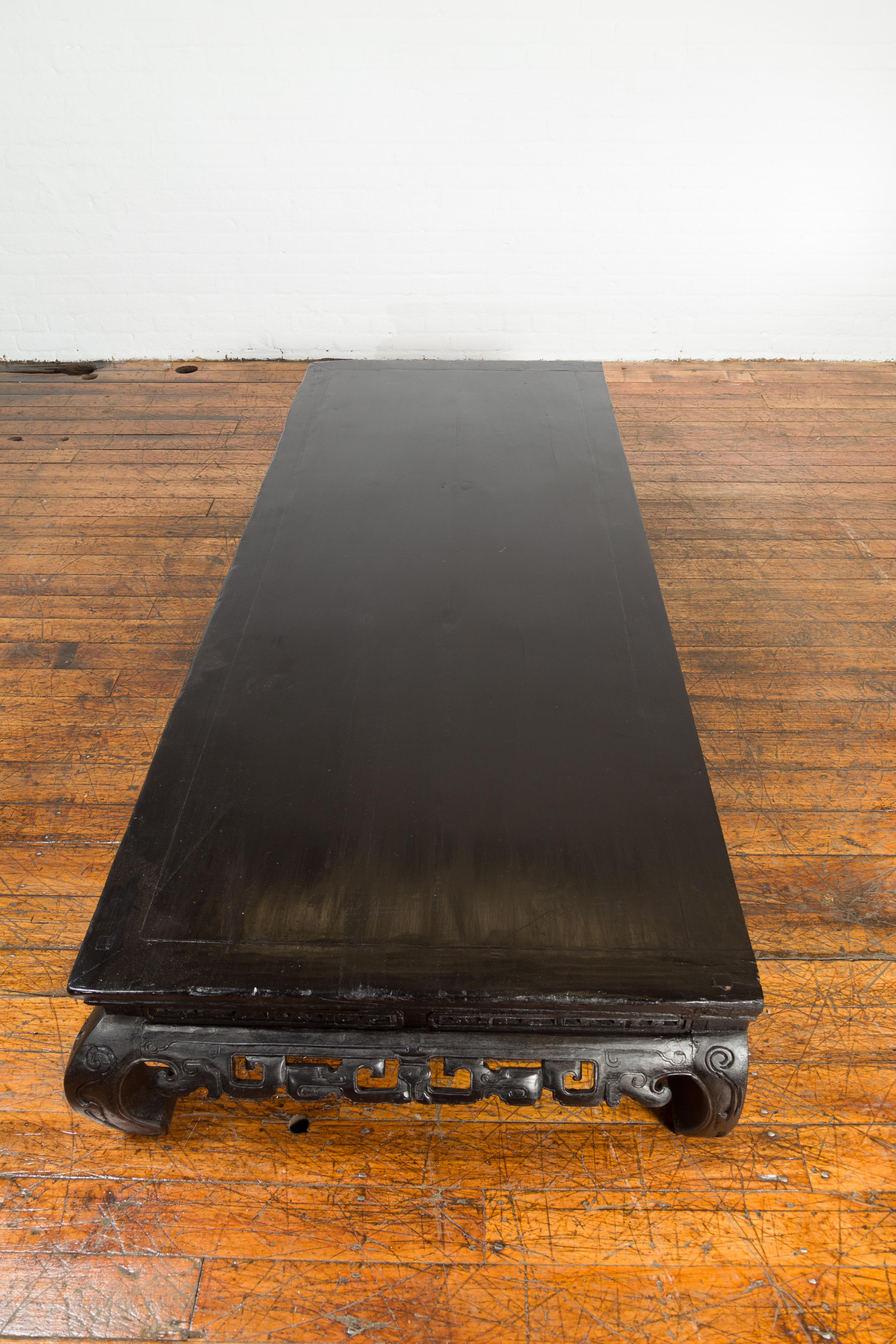 Chinese Qing Dynasty 19th Century Black Lacquer Carved Low Kang Coffee Table 8