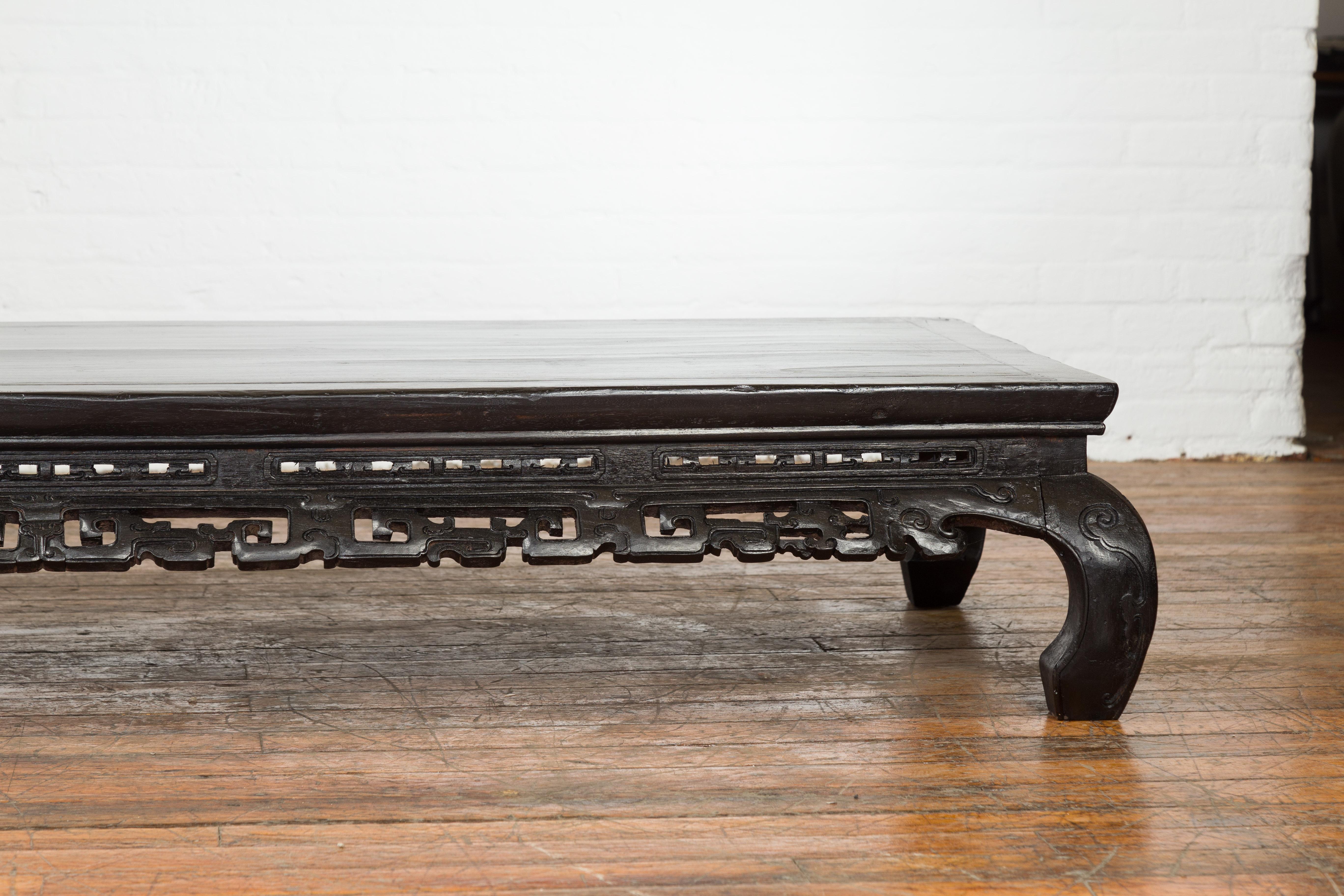 Chinese Qing Dynasty 19th Century Black Lacquer Carved Low Kang Coffee Table 2