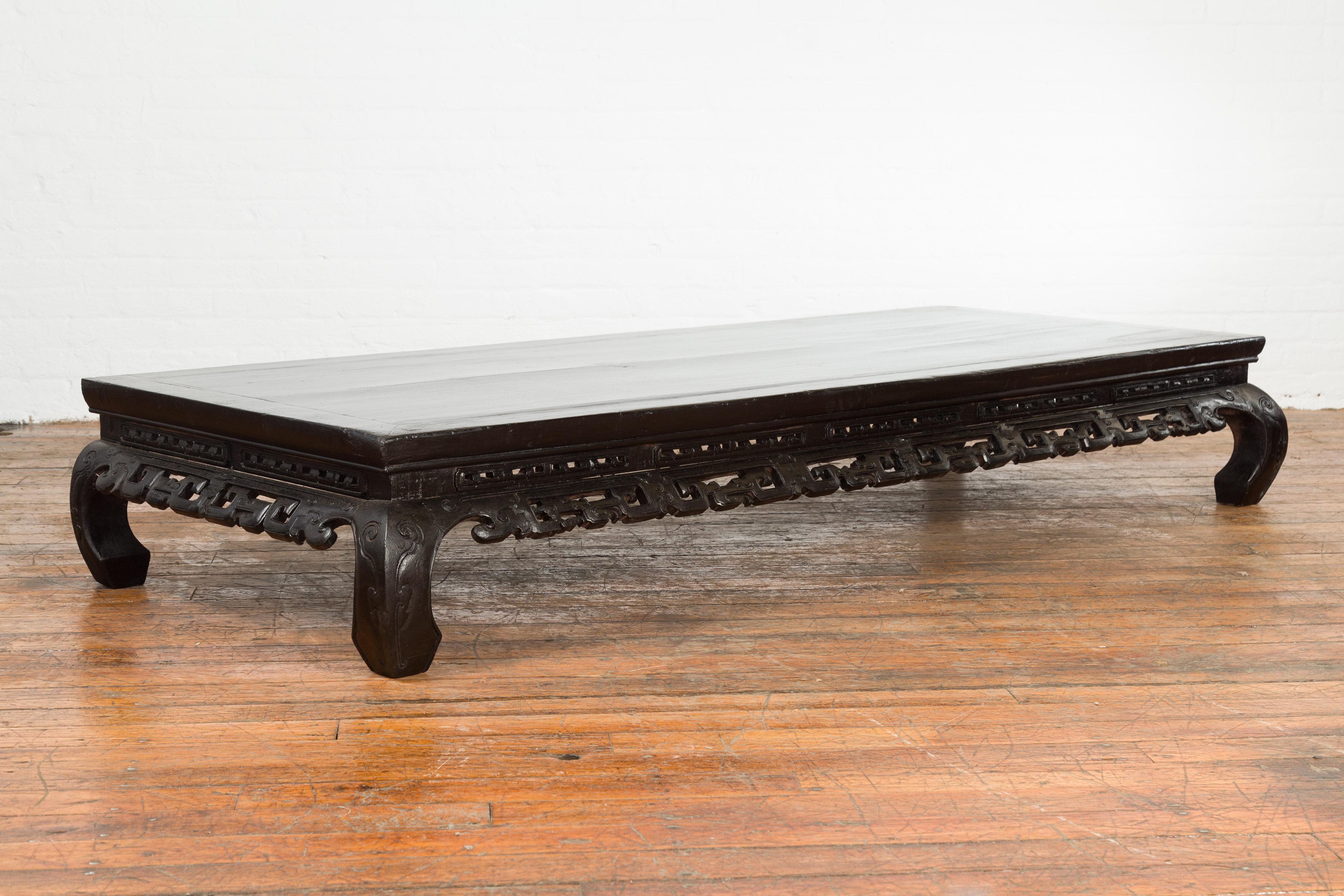 Chinese Qing Dynasty 19th Century Black Lacquer Carved Low Kang Coffee Table 4