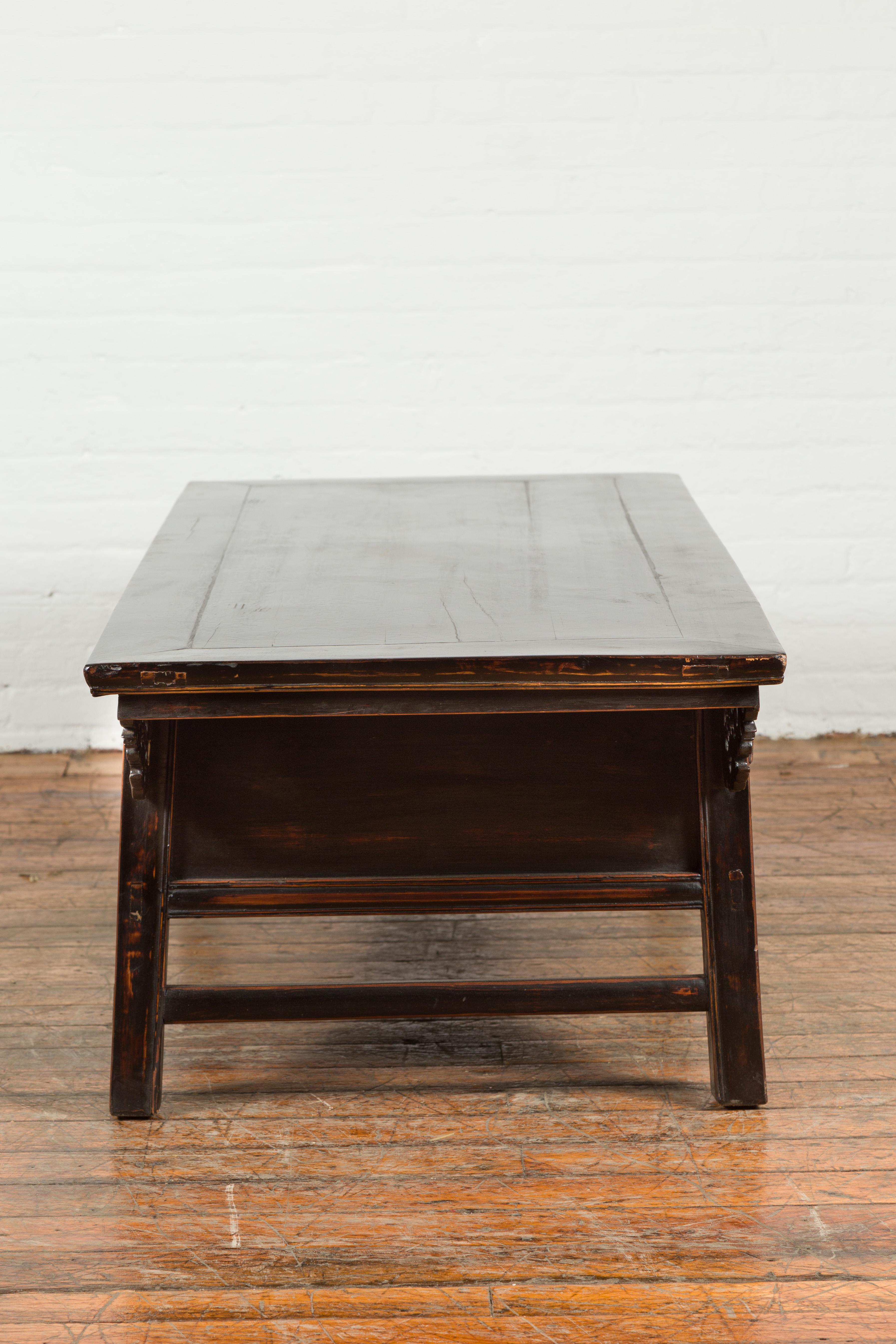Chinese Qing Dynasty 19th Century Black Lacquer Coffee Table with Two Drawers For Sale 9