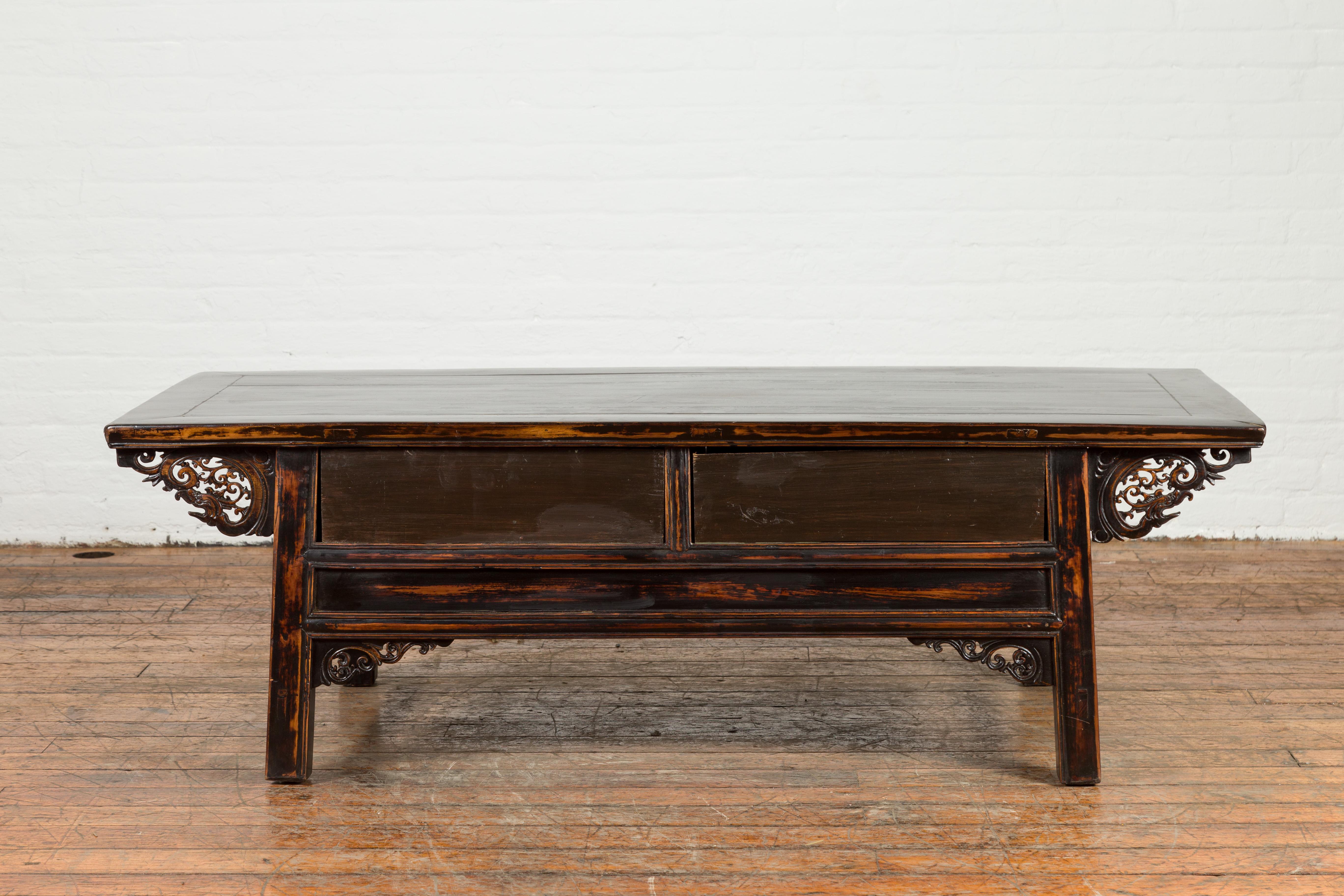 Chinese Qing Dynasty 19th Century Black Lacquer Coffee Table with Two Drawers For Sale 10