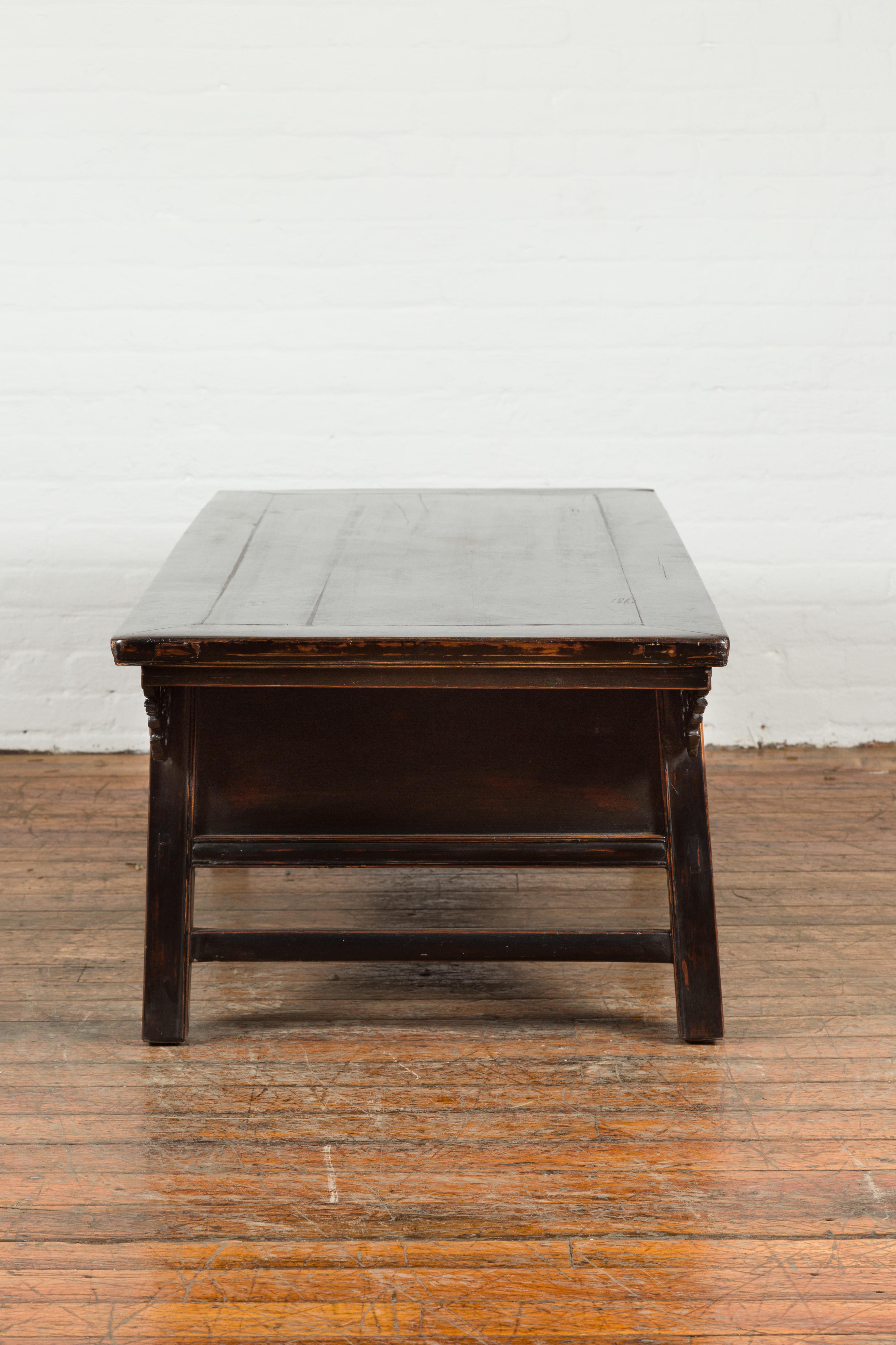 Chinese Qing Dynasty 19th Century Black Lacquer Coffee Table with Two Drawers For Sale 11