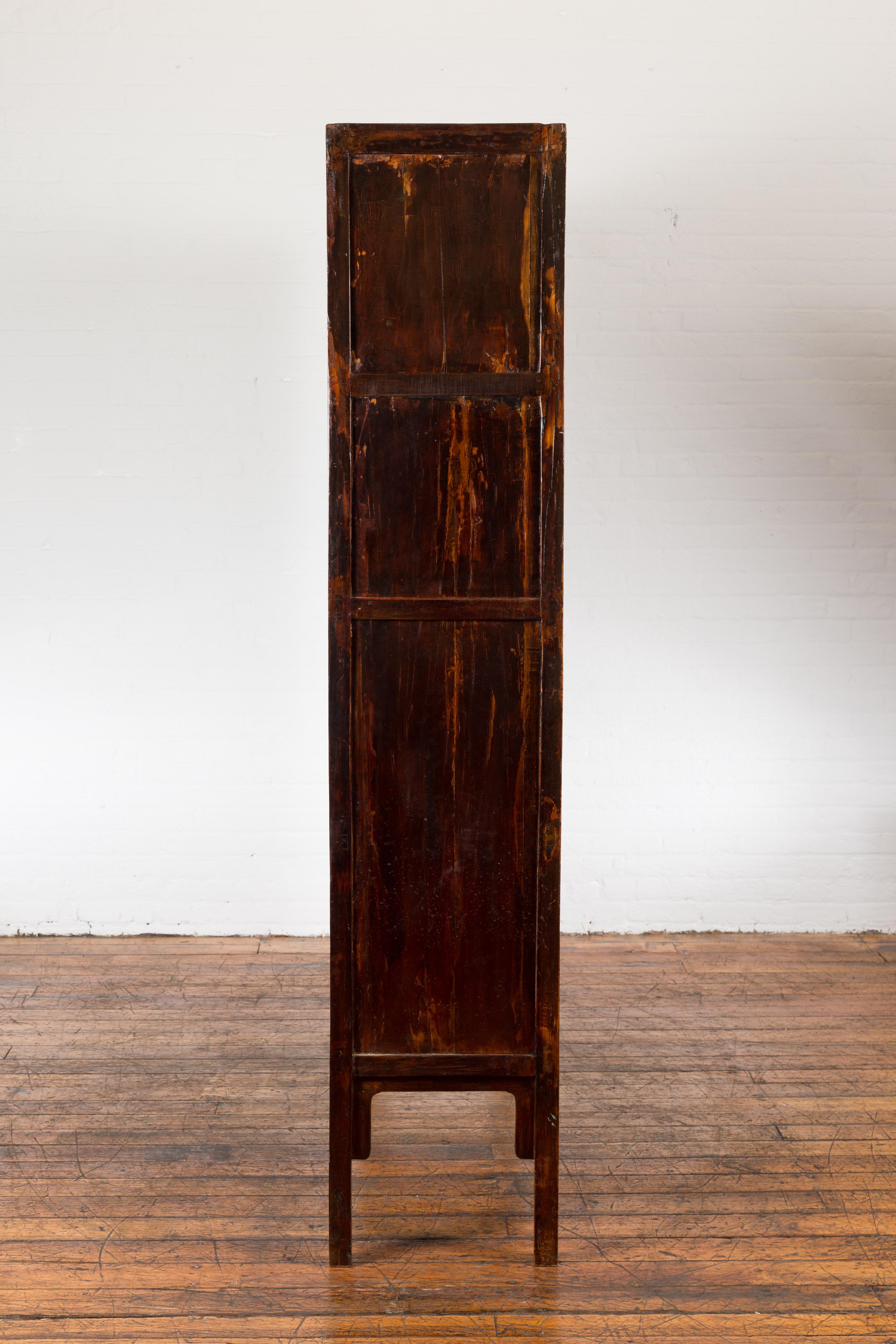 Chinese Qing Dynasty 19th Century Bookcase with Four Shelves and Dark Patina For Sale 6