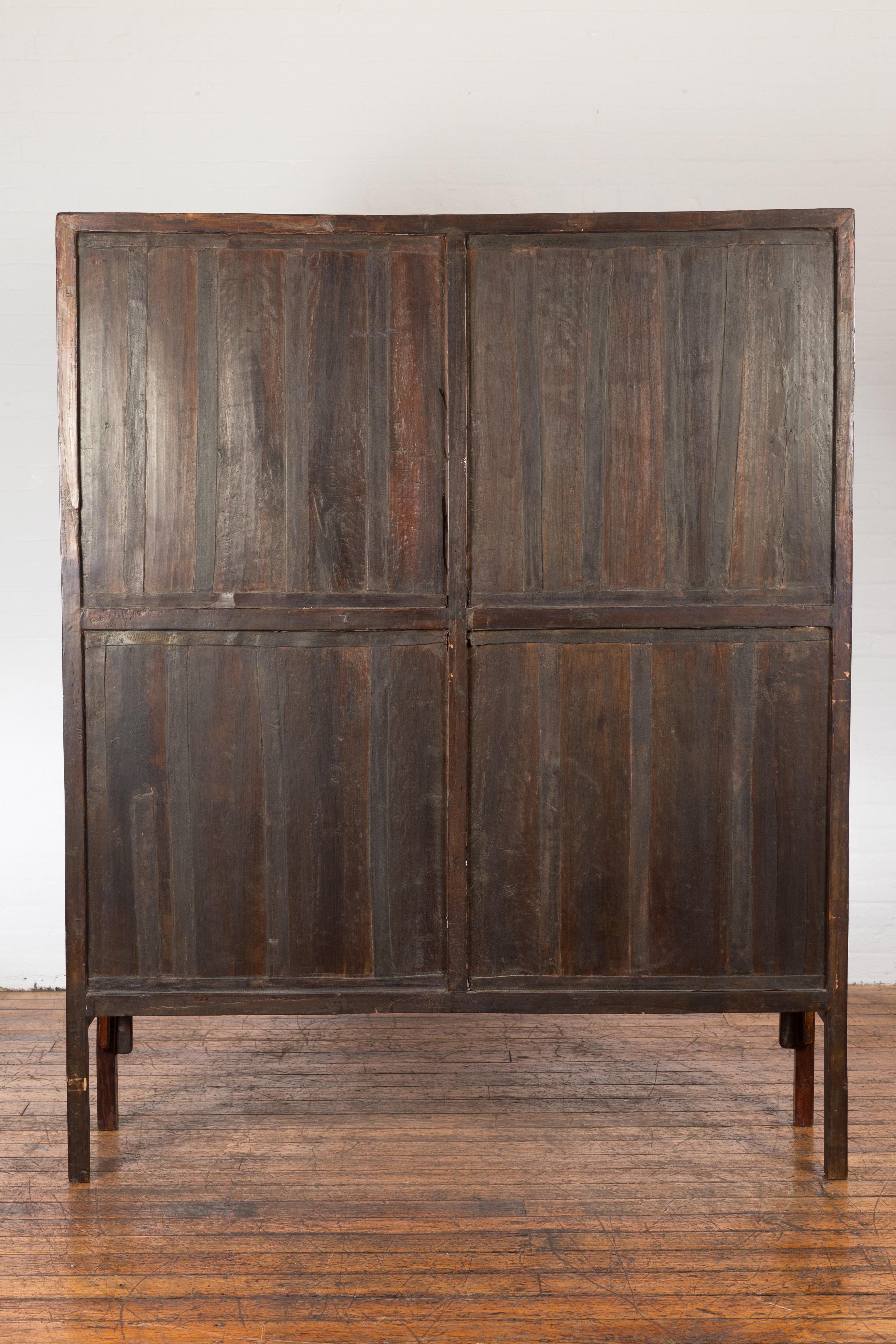 Chinese Qing Dynasty 19th Century Bookcase with Four Shelves and Dark Patina For Sale 7