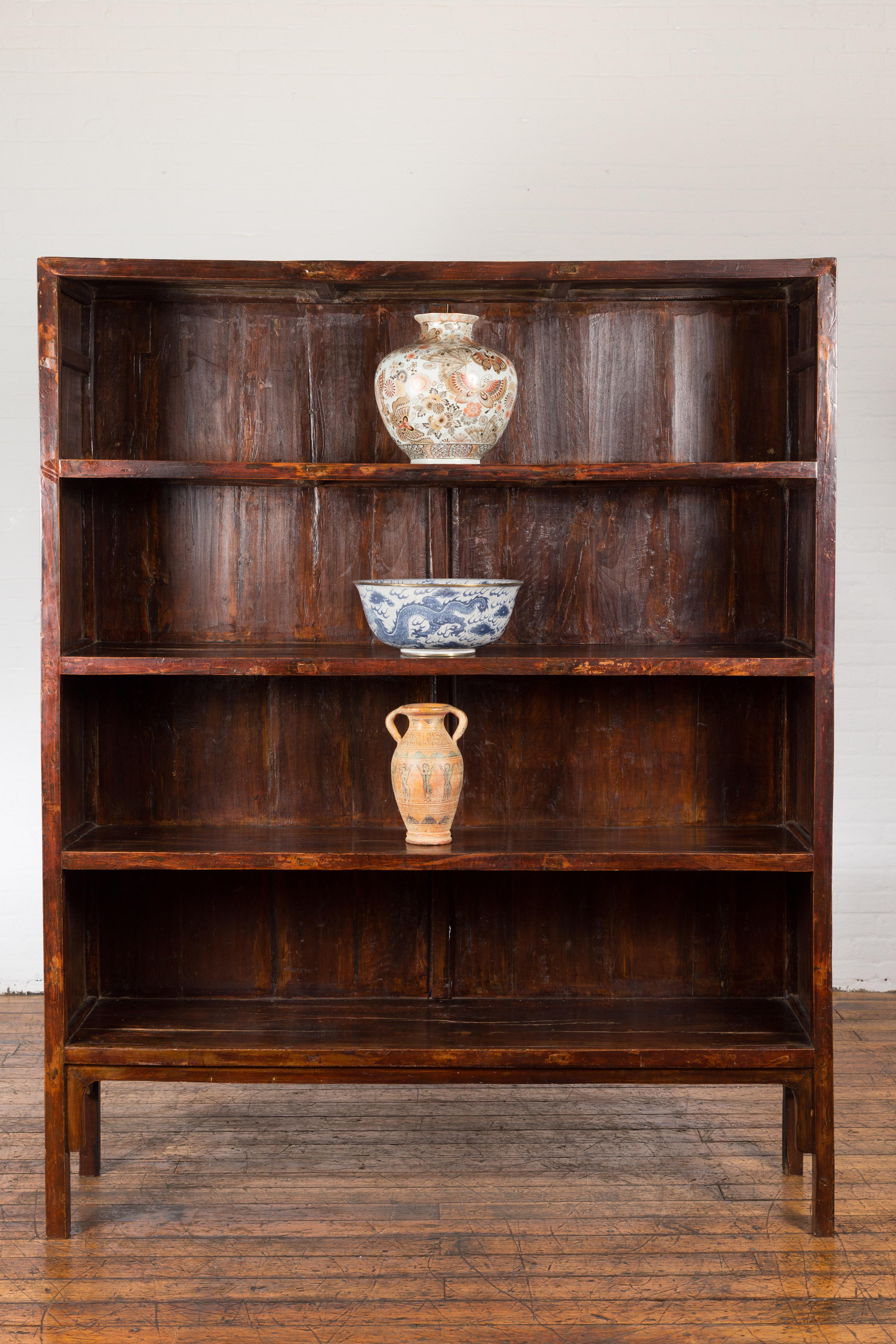 Lacquered Chinese Qing Dynasty 19th Century Bookcase with Four Shelves and Dark Patina For Sale