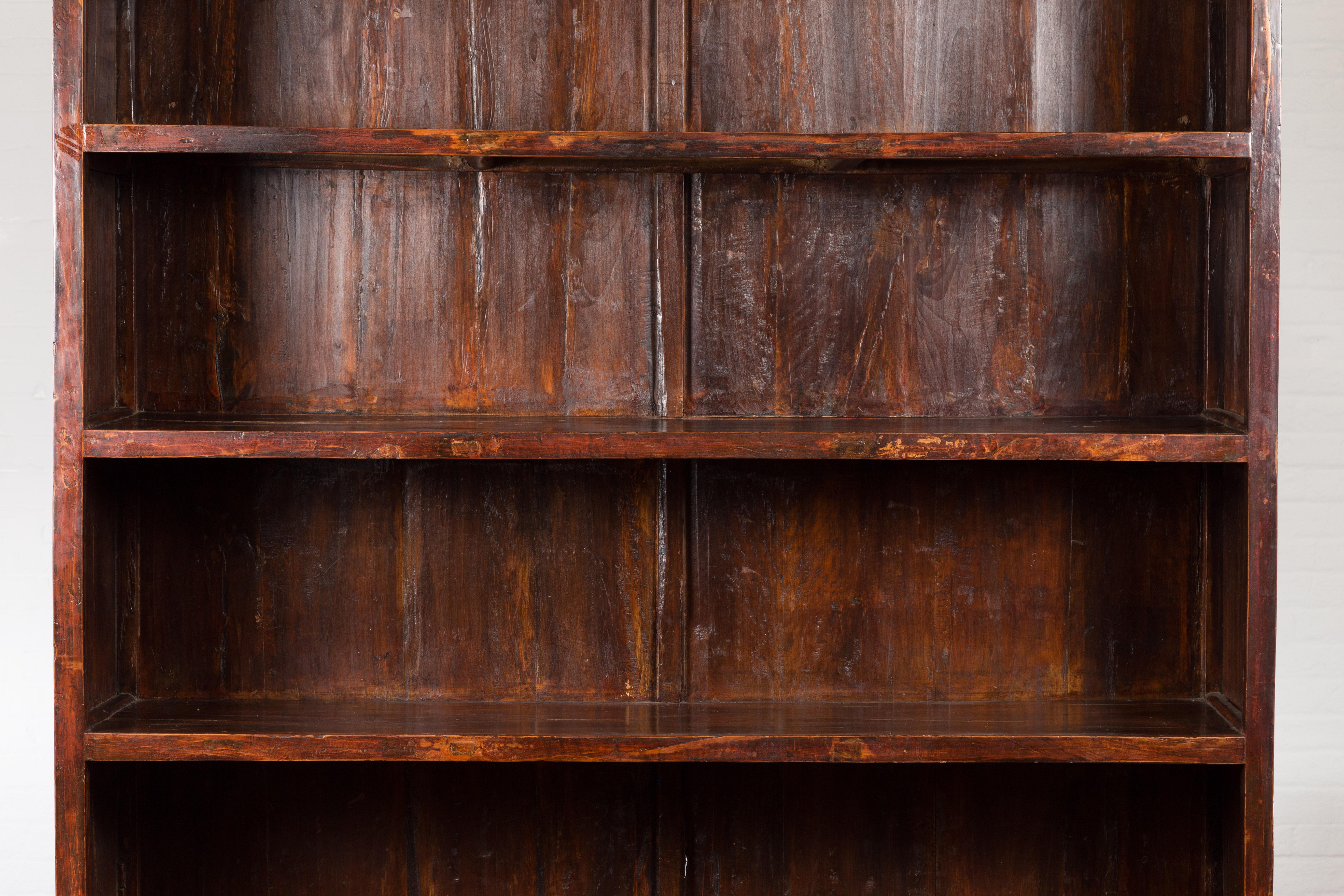 Chinese Qing Dynasty 19th Century Bookcase with Four Shelves and Dark Patina For Sale 2