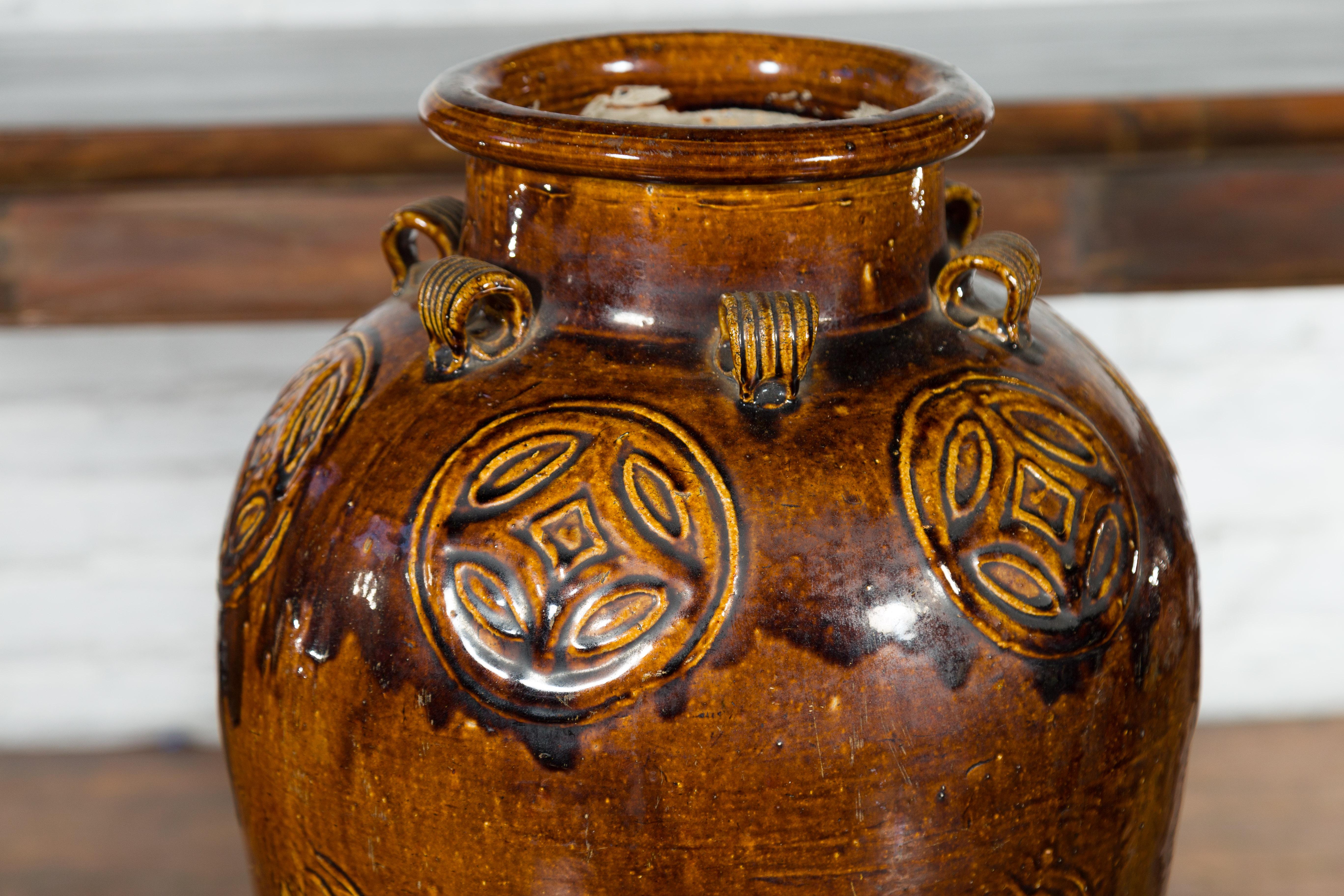 Chinese Qing Dynasty 19th Century Brown Glazed Jar with Loop Handles In Good Condition For Sale In Yonkers, NY