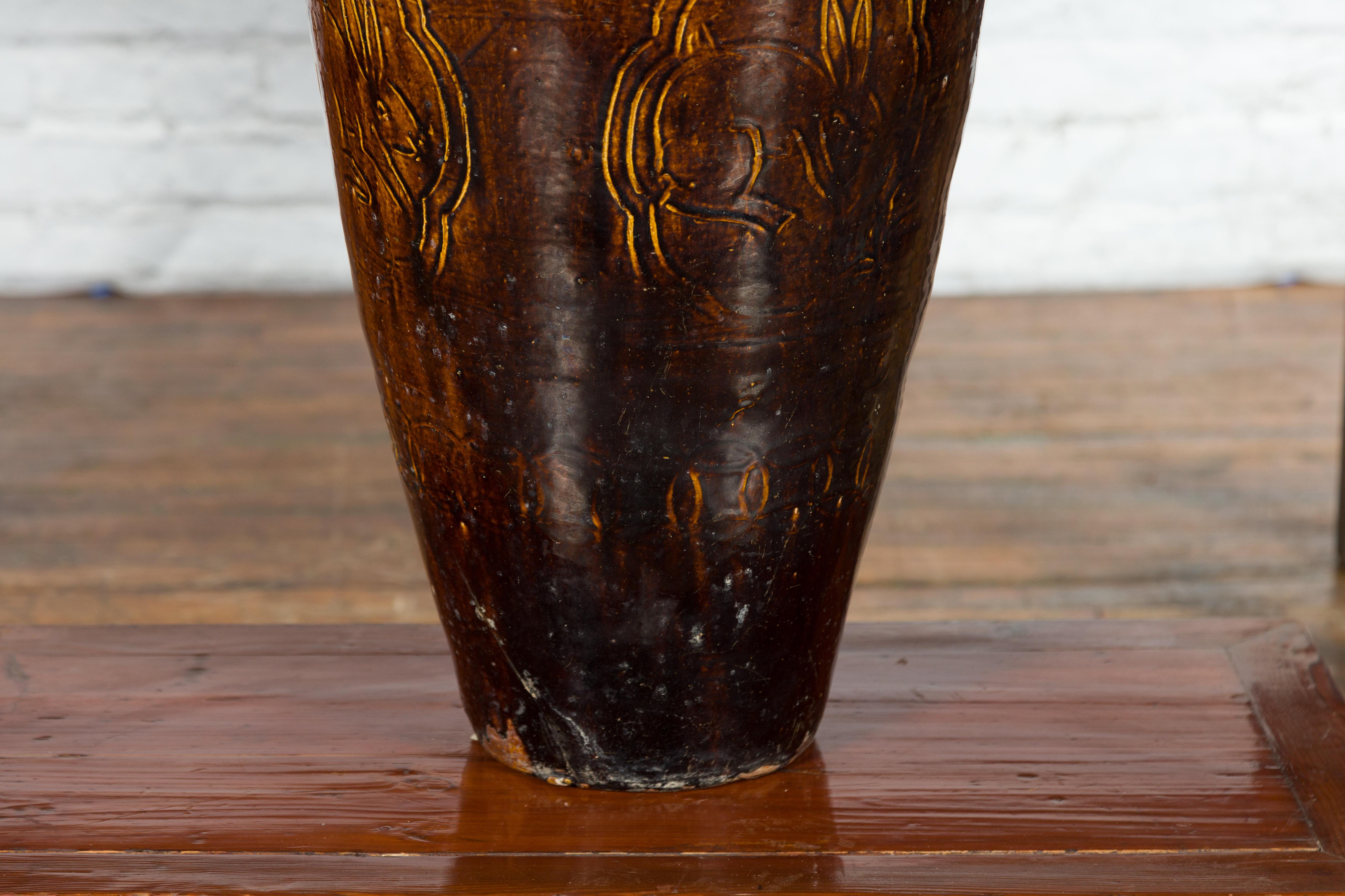 Chinese Qing Dynasty 19th Century Brown Glazed Jar with Loop Handles For Sale 1