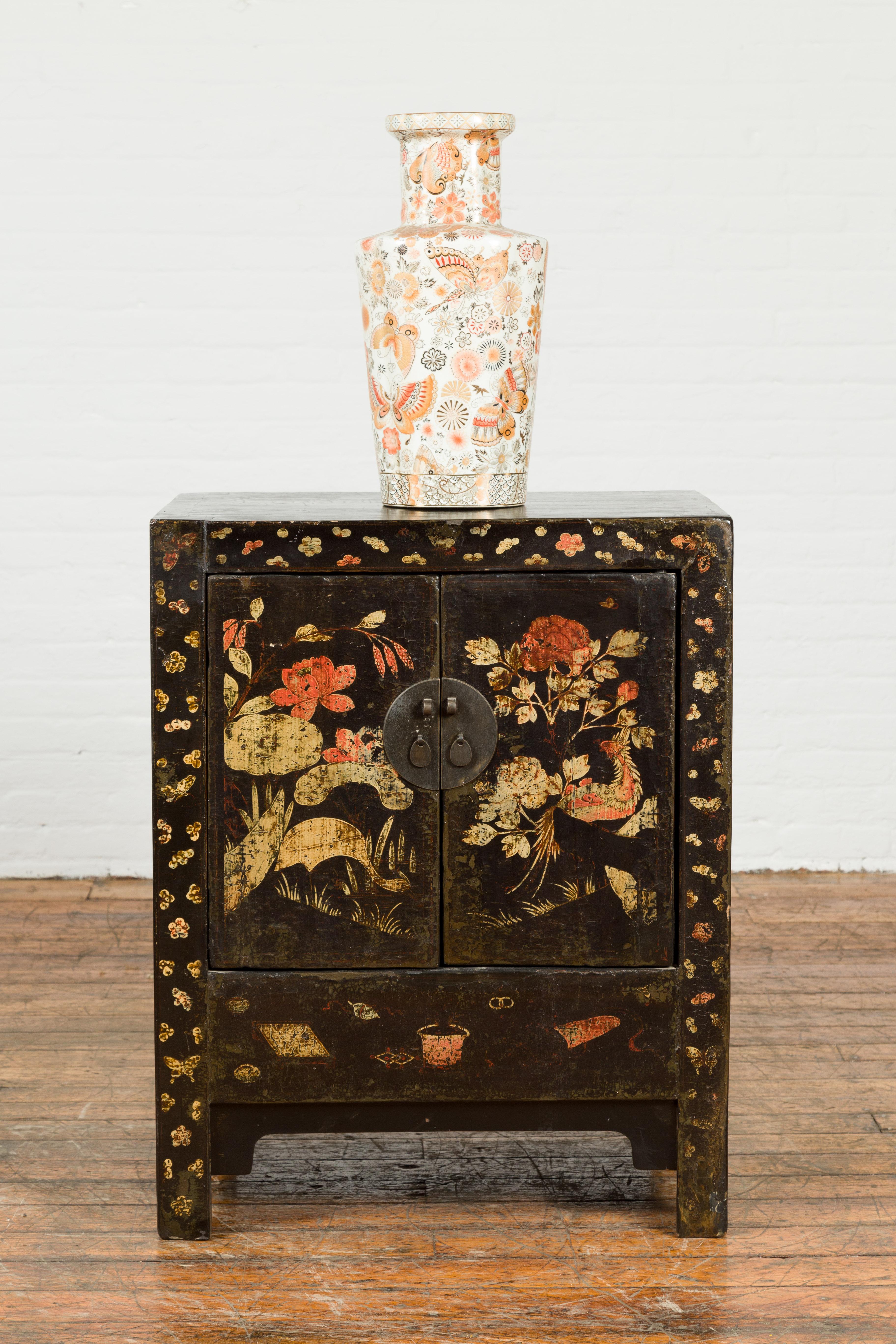 Chinese Qing Dynasty 19th Century Brown Lacquer Side Cabinet with Original Décor In Good Condition In Yonkers, NY