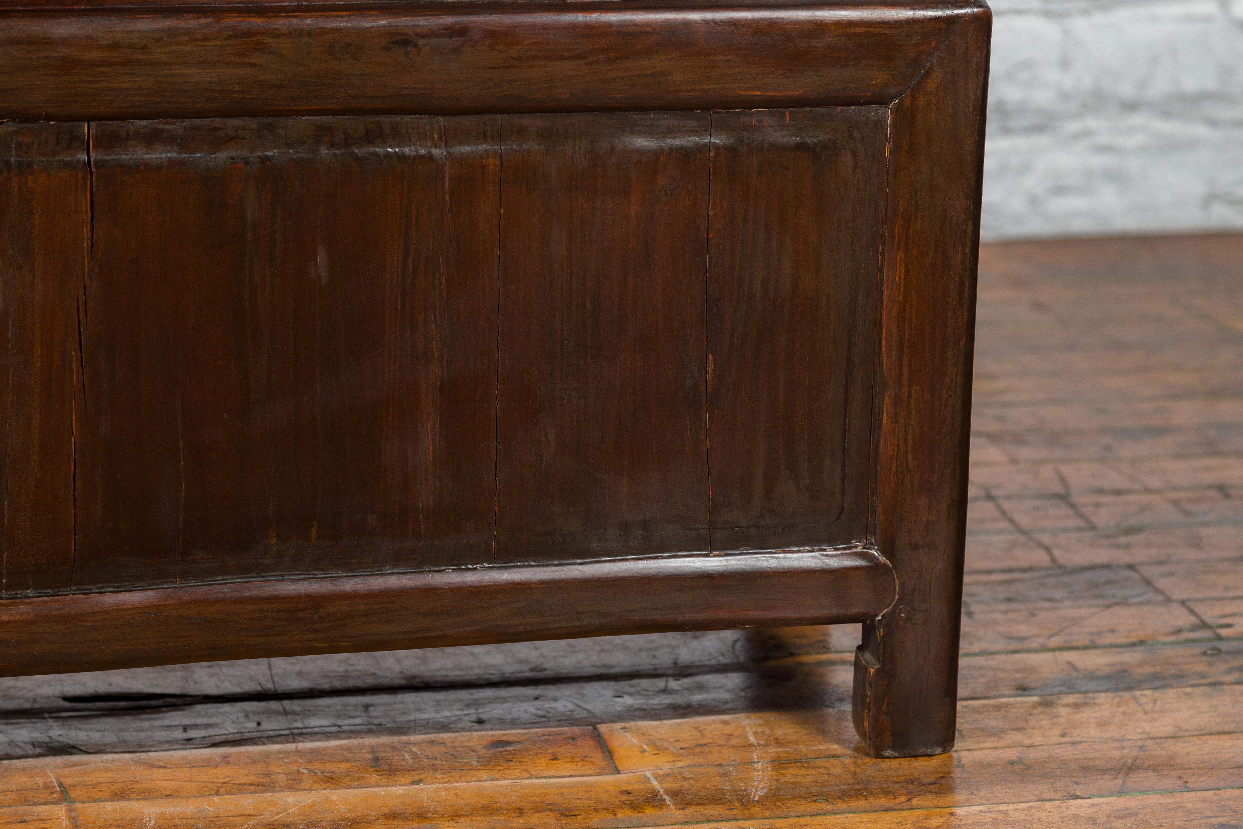 Chinese Qing Dynasty 19th Century Brown Lacquered Coffer with Brass Hardware For Sale 7