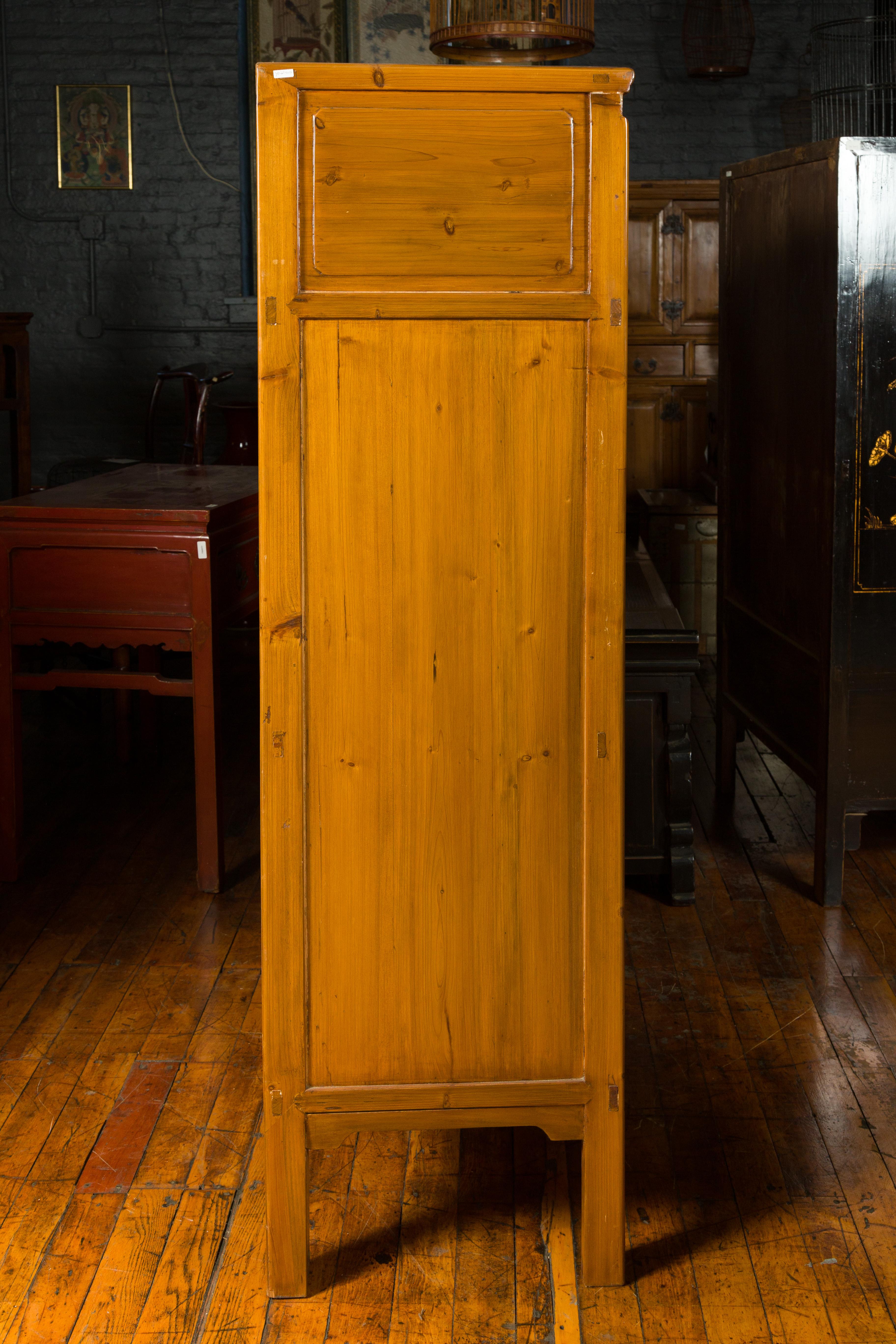 Chinese Qing Dynasty 19th Century Cabinet with Guanyin and Daoist Immortals For Sale 8